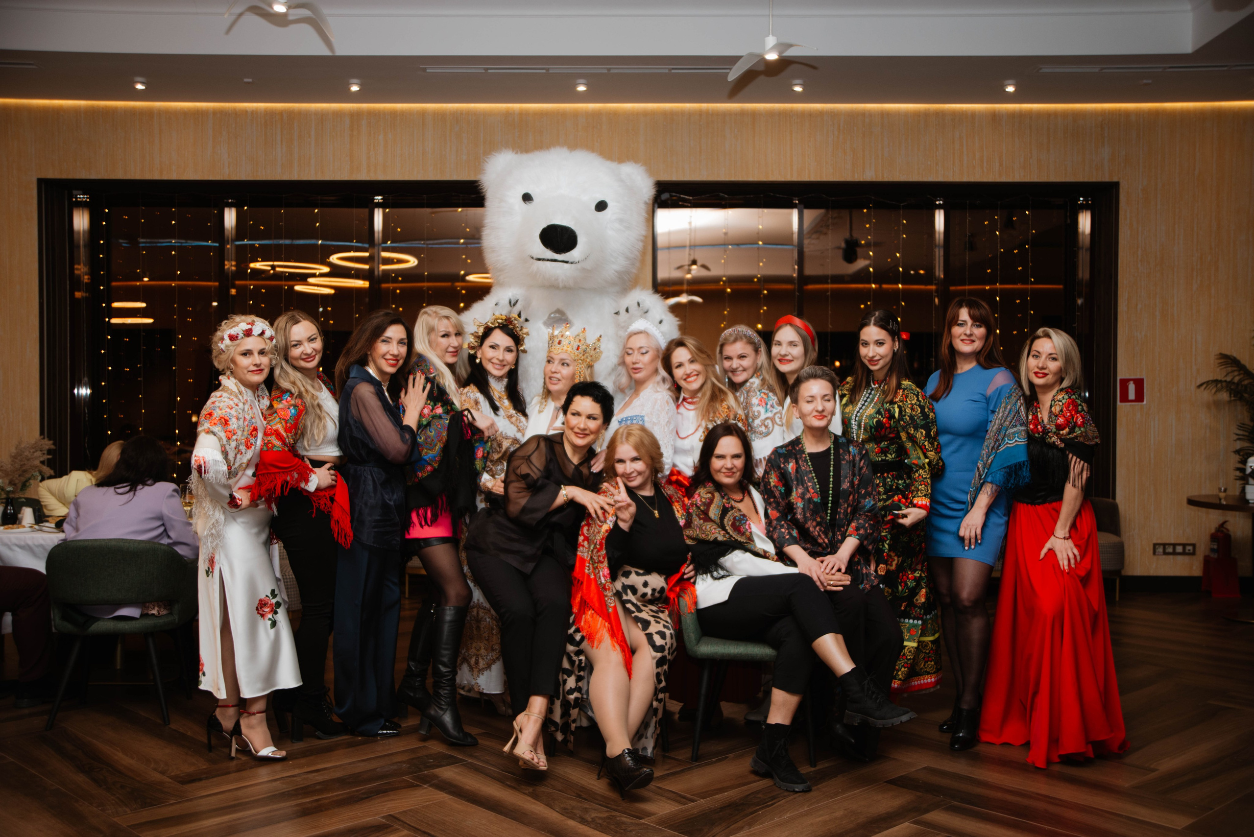 Праздник в стенах клубного пространства «Своя Среда». Ксения Glossa. Портретный и репортажный фотограф в Самаре