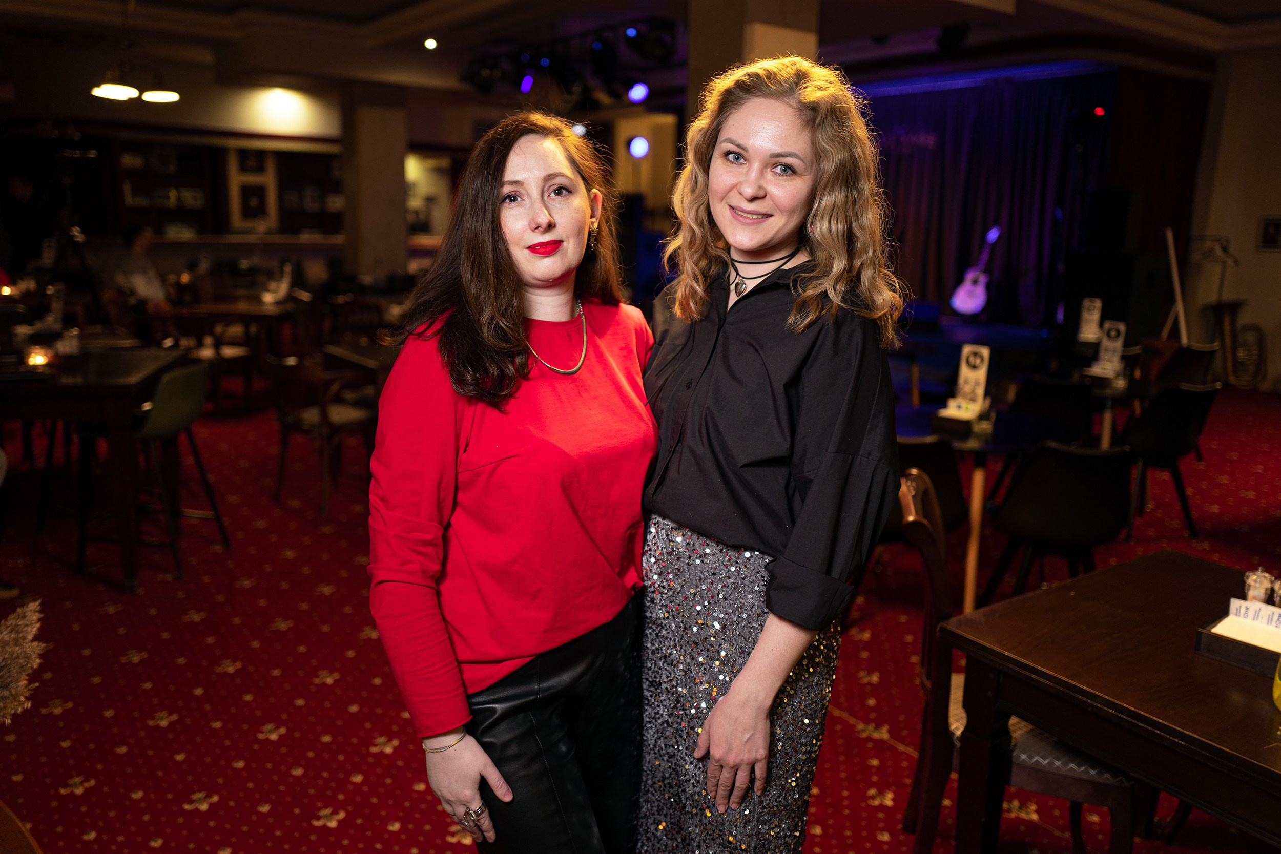 Выступление YOLO band в арт кафе. Фотограф Тюмень