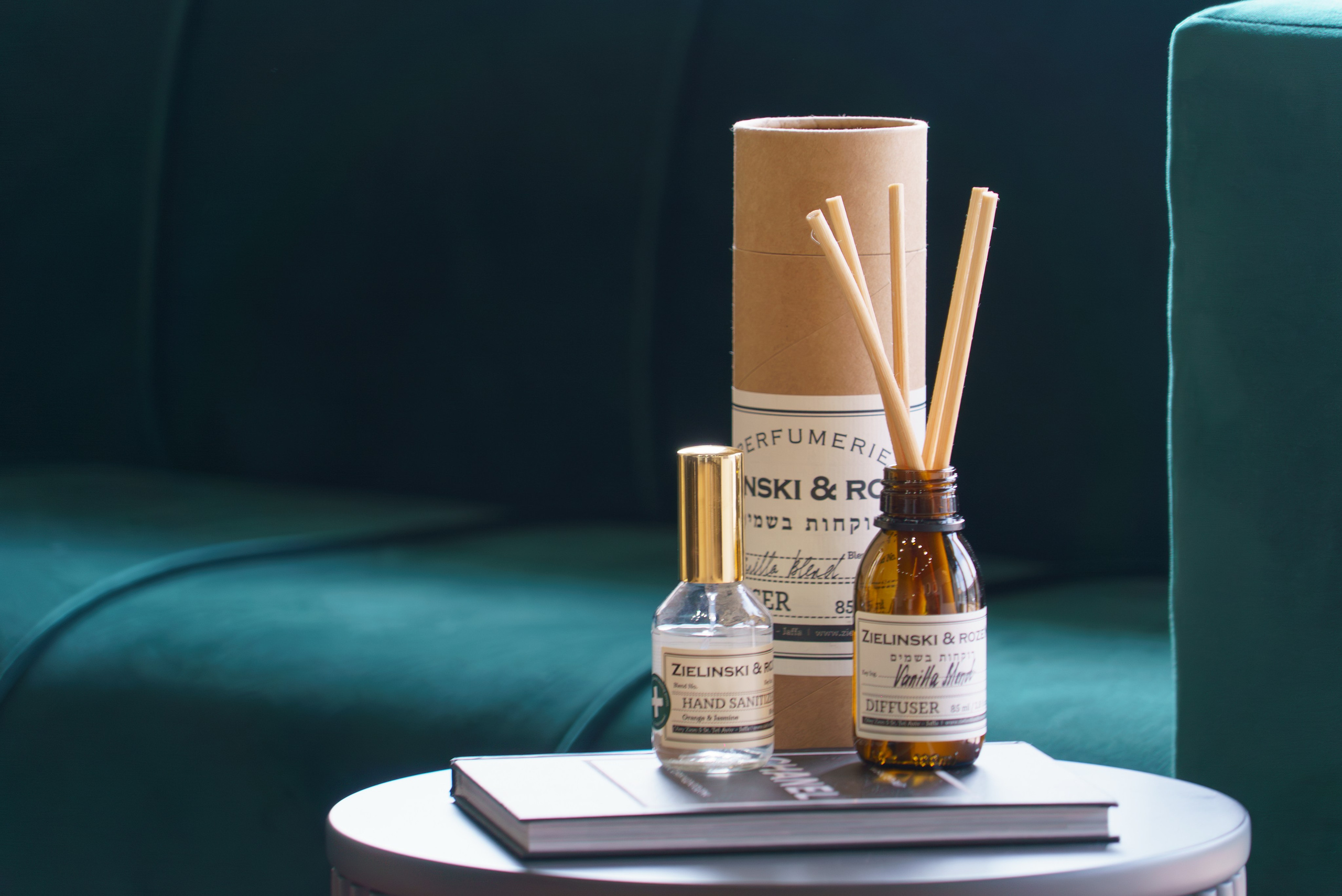 Профессиональная интерьерная фото и видео съемка студий красоты Яркая интерьерная фотосъемка для бьюти-коворкинга и студий. Шедевры для Вас! Фотограф и Видеограф в Краснодаре Пахиев Руслан