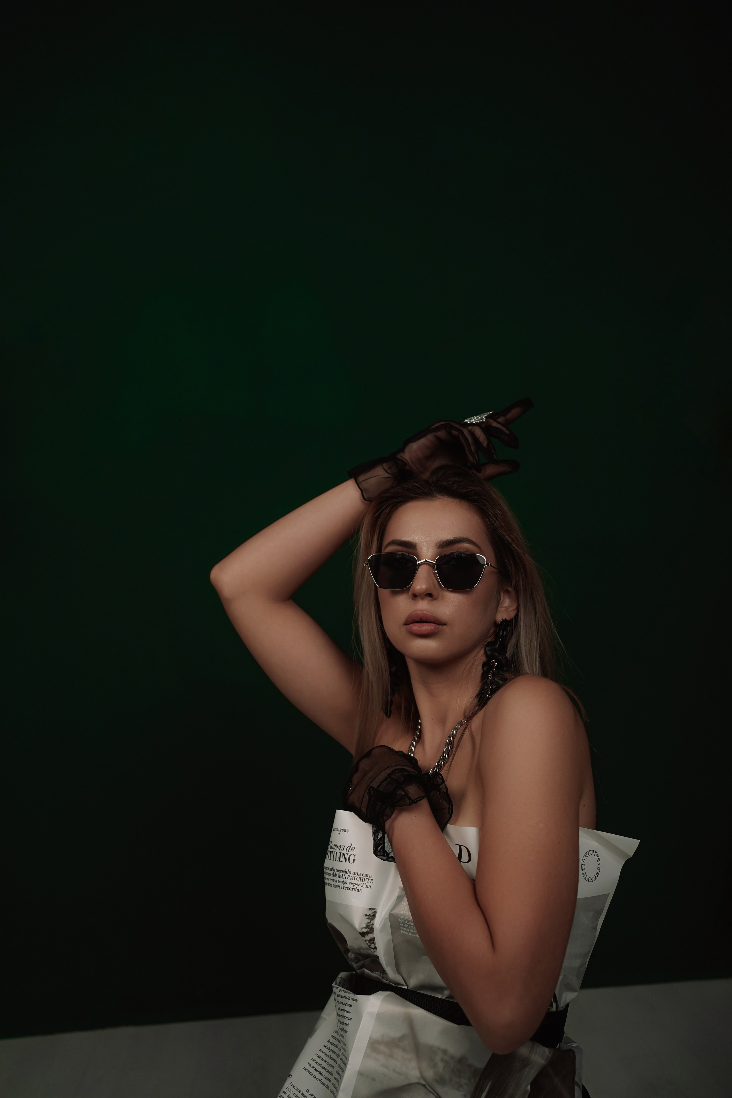 Фотостудия Рафинад. Женский фотограф Новочеркасск, Ростов-на-Дону, Шахты. Девушка в газете. Свадебный фотограф в Ростове-на-Дону. Таинство Крещения и Венчания, семейные фотосессии. Алёна Чёботова