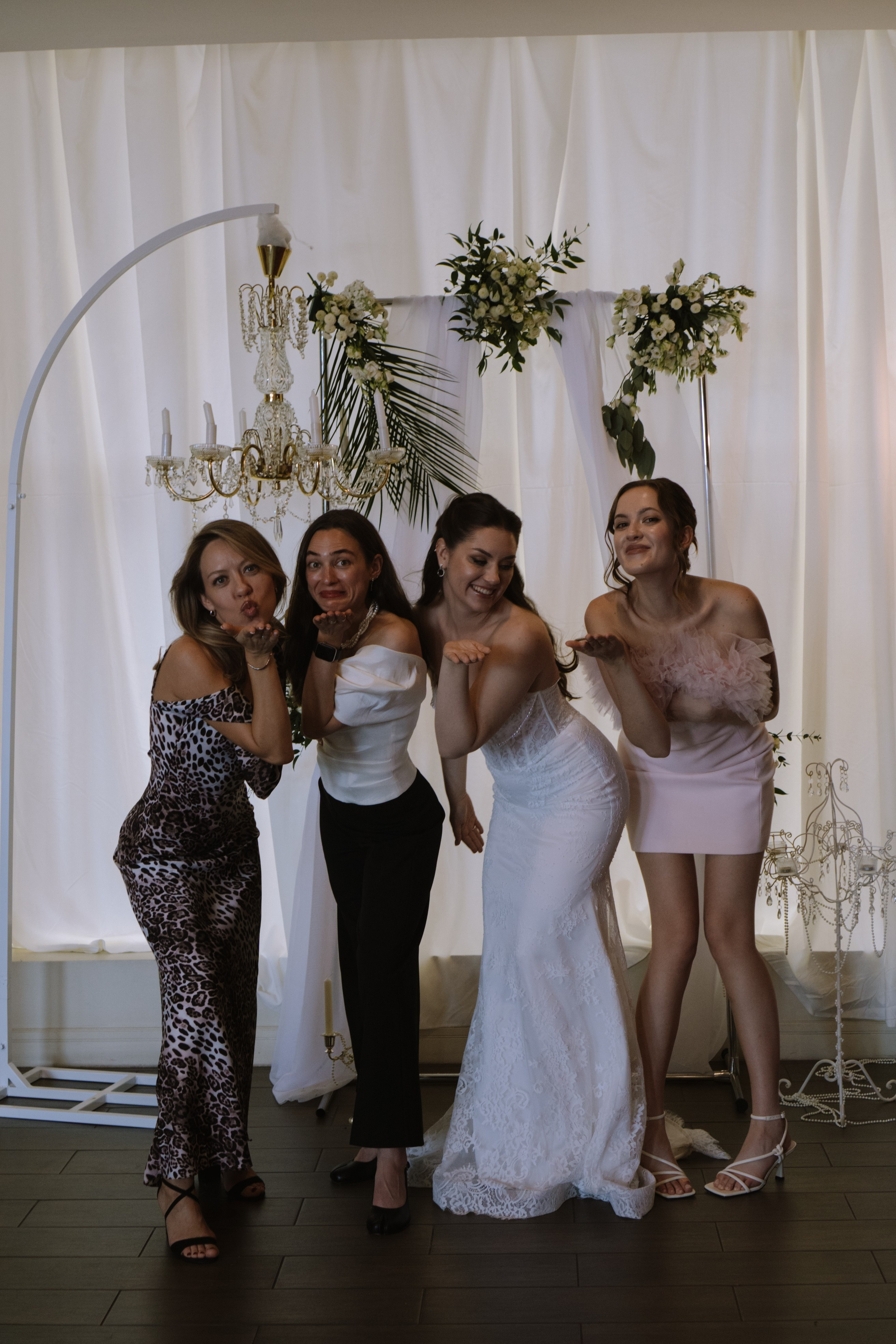 СВАДЕБНЫЙ БАНКЕТ НА ВЛАДИМИРСКОЙ В САНКТ-ПЕТЕРБУРГЕ (КАМЕРНАЯ СВАДЬБА). Профессиональный фотограф, Санкт-Петербург — Виктория Богомолова