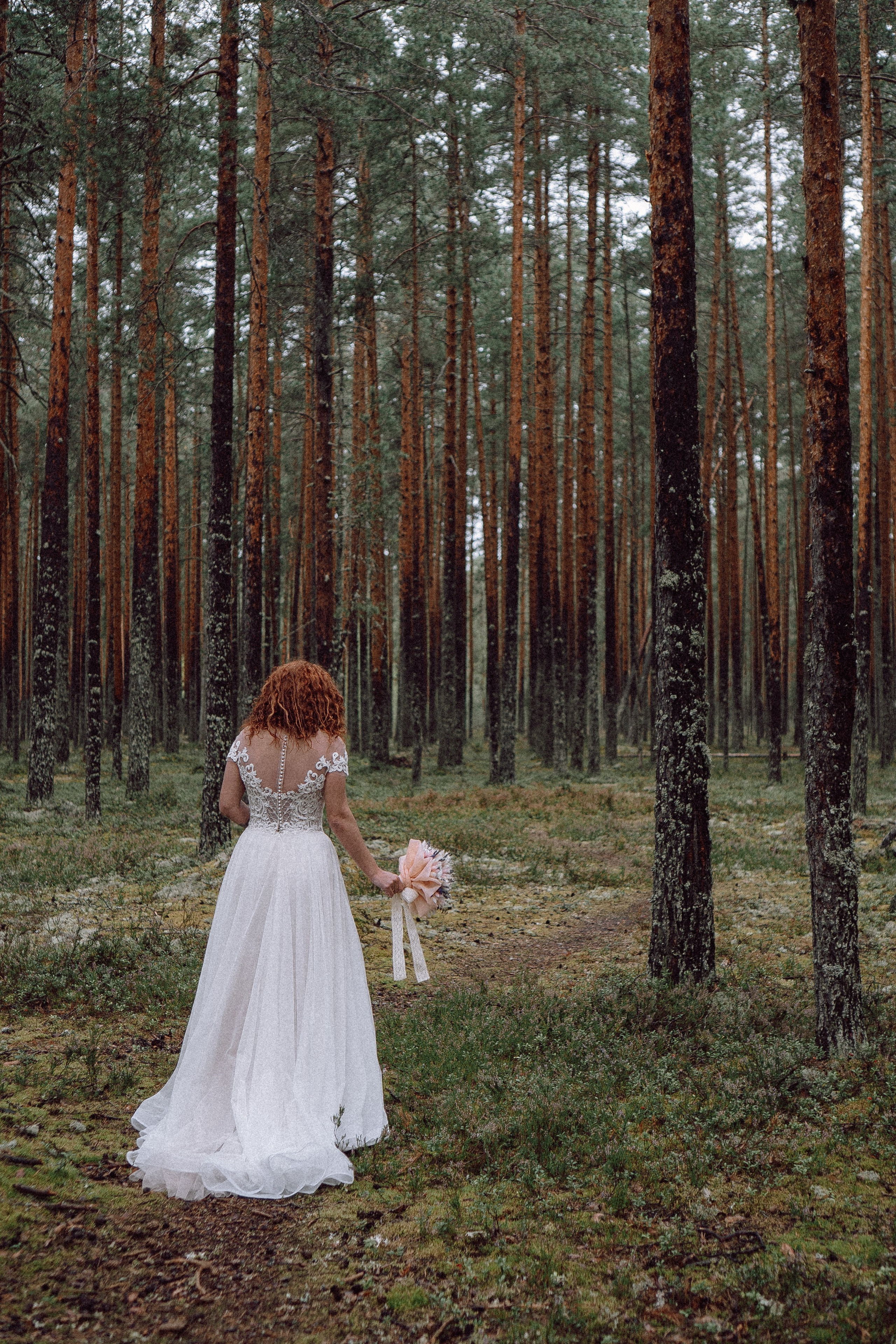 СВАДЕБНАЯ ФОТОСЕССИИЯ ПАРЫ В ГОРОДЕ ПРИОЗЕРСК В СОСНОВОМ ЛЕСУ И С ПИКАПОМ. Профессиональный фотограф, Санкт-Петербург — Виктория Богомолова