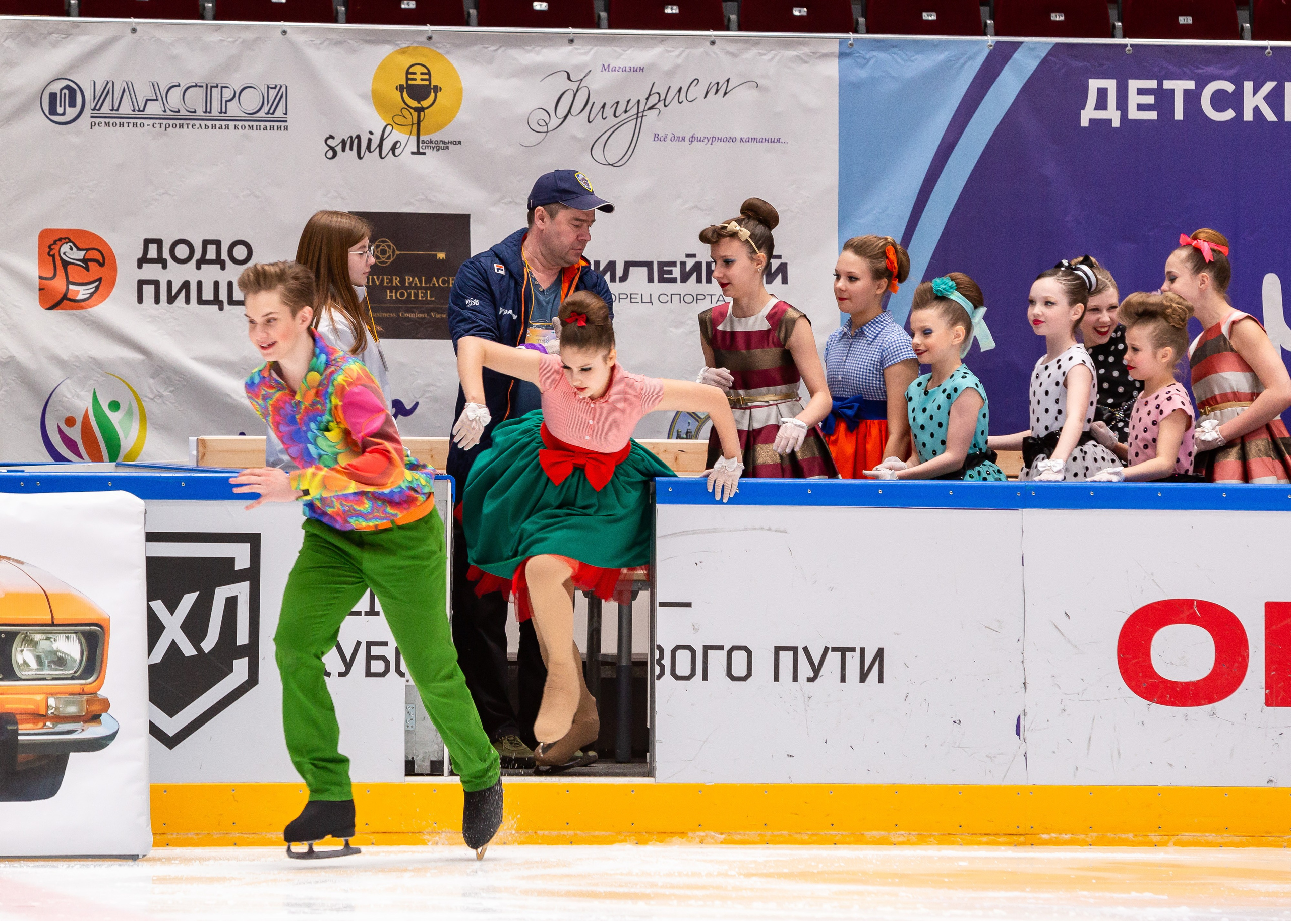 VII Ежегодный фестиваль массовых танцев на льду и фигурного катания «Петровский лёд» Санкт-Петербург 2024. Репортажный фотограф в Москве