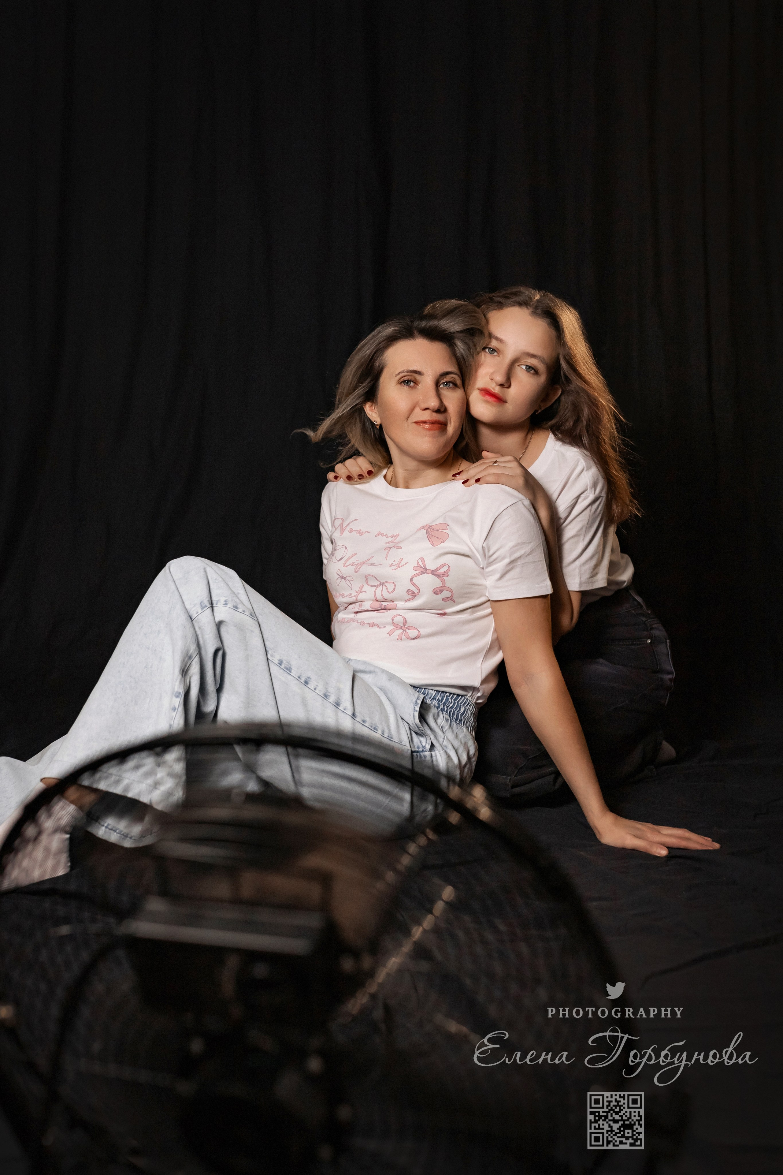 Ольга и Даша. Моя студия. Ноябрь 2024. Фотограф Пермь. Свадьбы. Семья и дети, школа, д. сад. Фотокниги