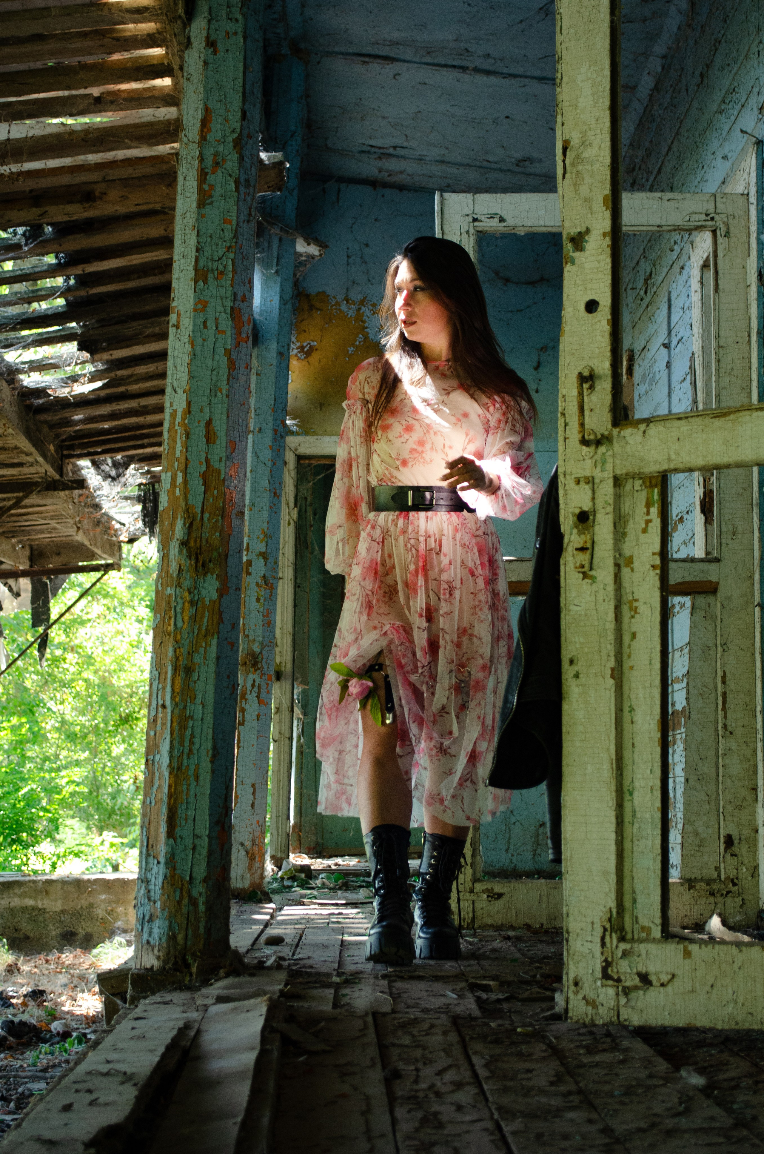 Ирина. Заброшке в стиле Voque. Портретный фотограф в Краснодаре Юлия Кудряшова