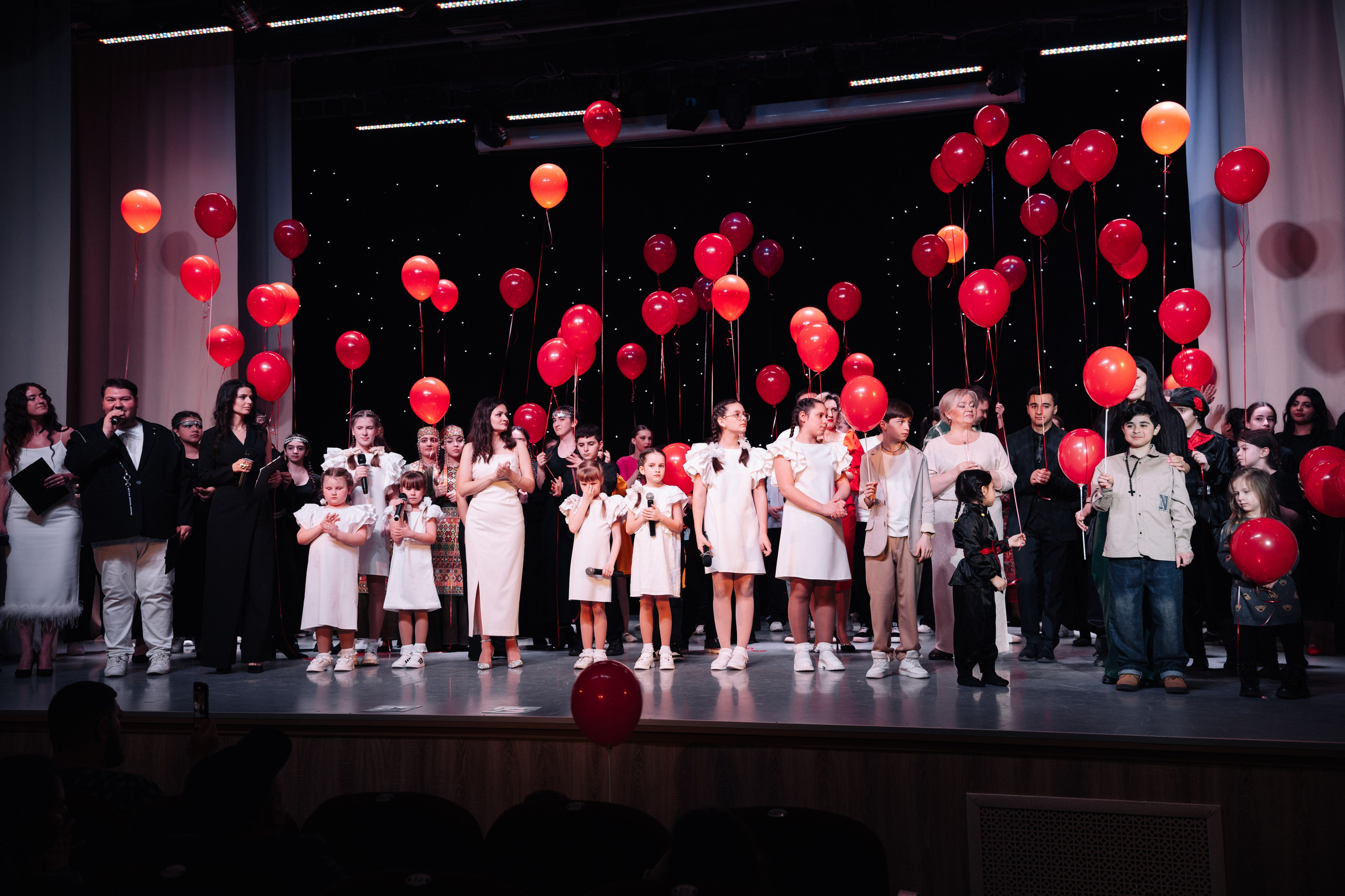 Благотворительный концерт в помощь Артему Сардаряну. Фотограф Артем Севостьянов. Профессиональная фотосъемка в Ногинске, Москве, Московской области и за границей