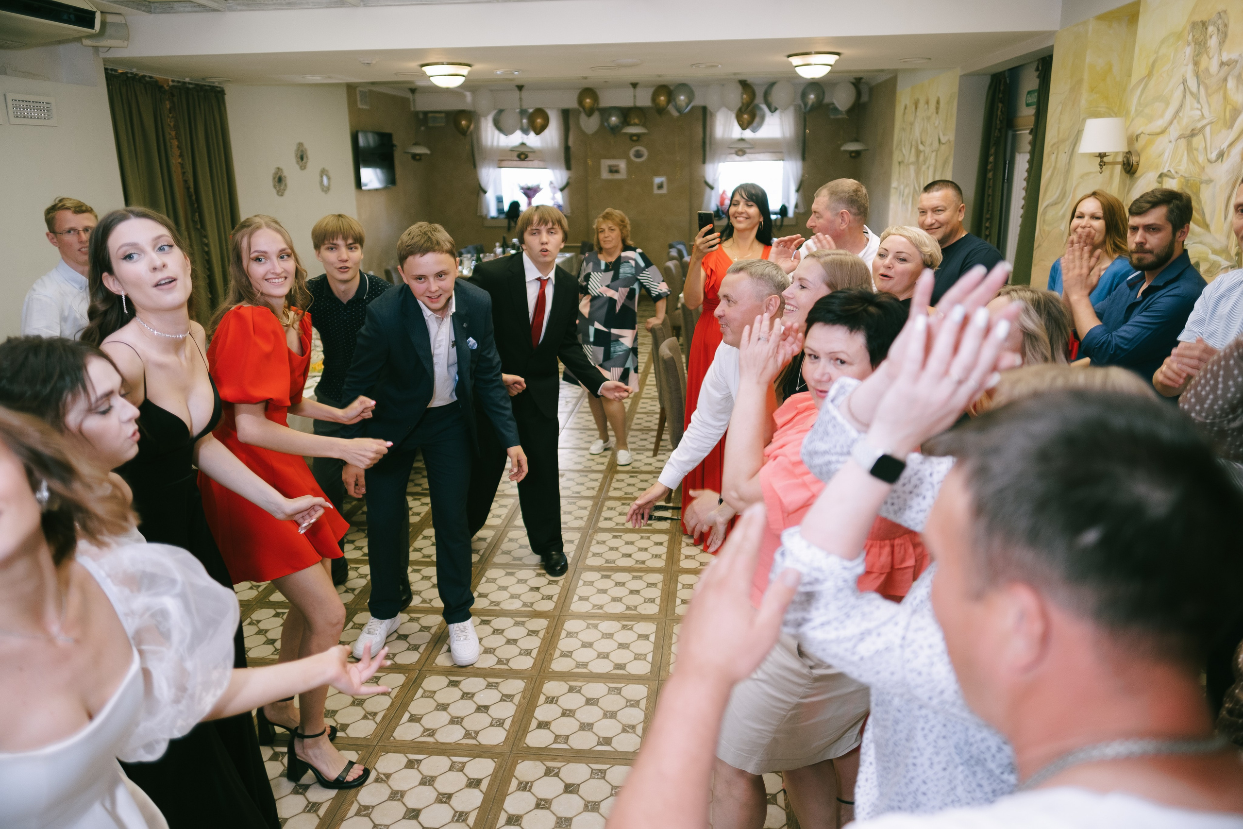 Выпускной школа 33. Свадебный и репортажной фотограф Денис Ожигин в Краснодаре и Краснодарском крае