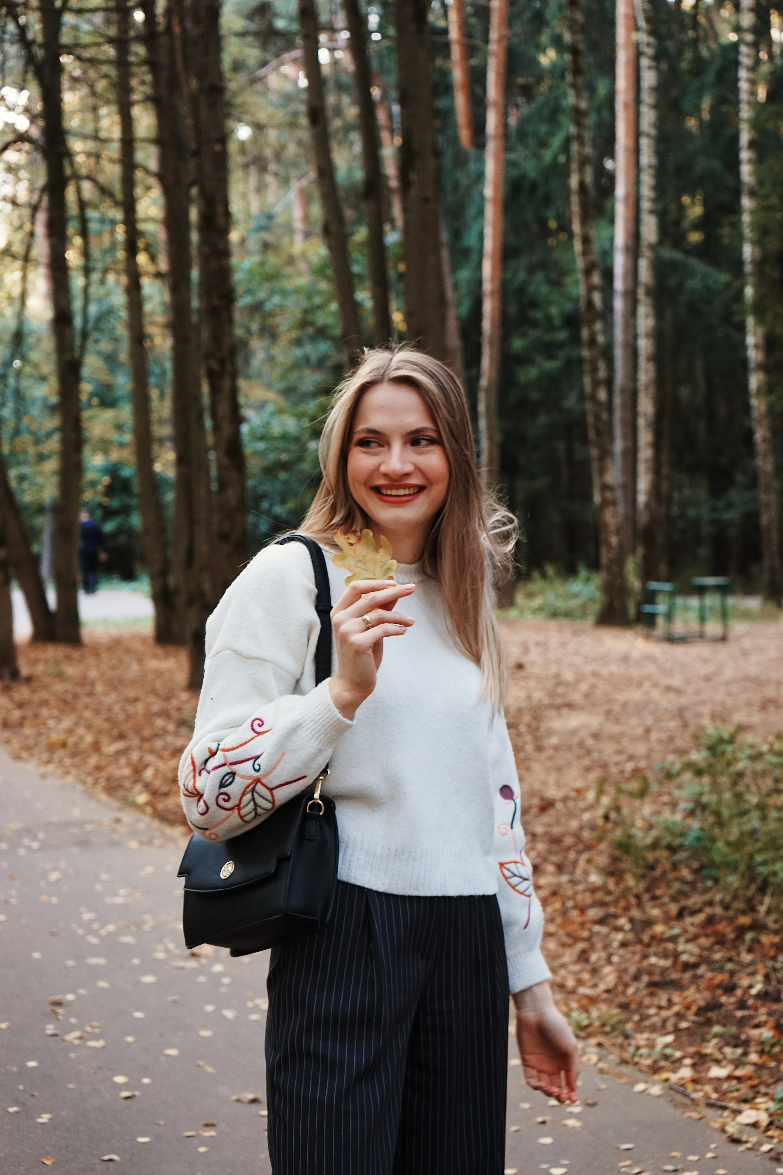 Анна, осенний парк. Женский фотограф в Москве Уварова Анастасия