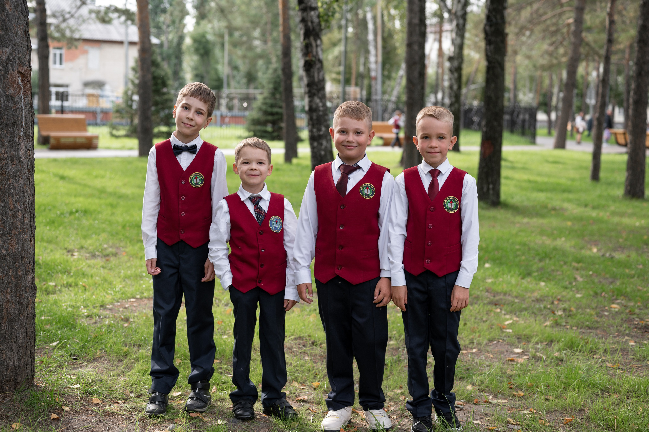 1 сентября 16 гимназия 2 класс (линейка + в классе+ на улице). Фотограф новорожденных, семейный детский в Тюмени Татьяна Морозова