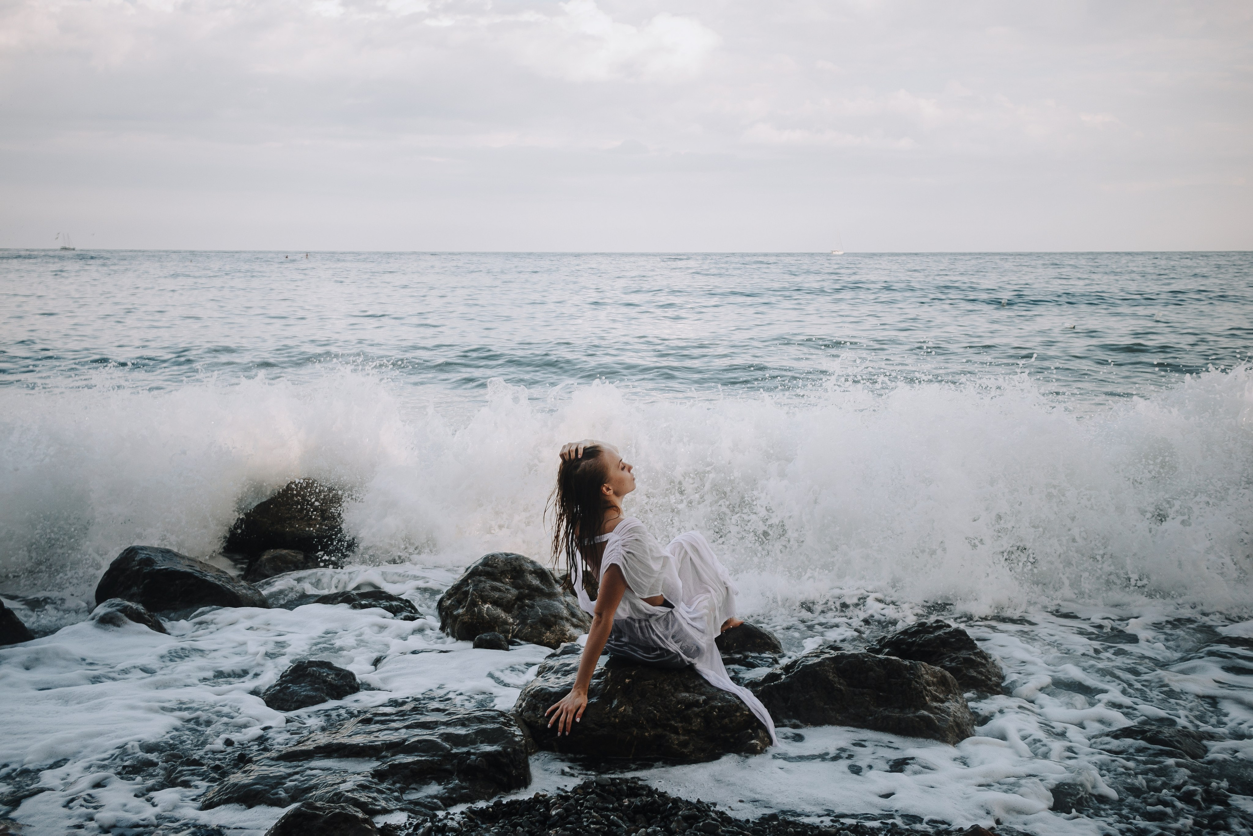 Дарья на улицах Гурзуфа и в объятиях Черного моря. Фотограф в Крыму | Виктория Нотевская