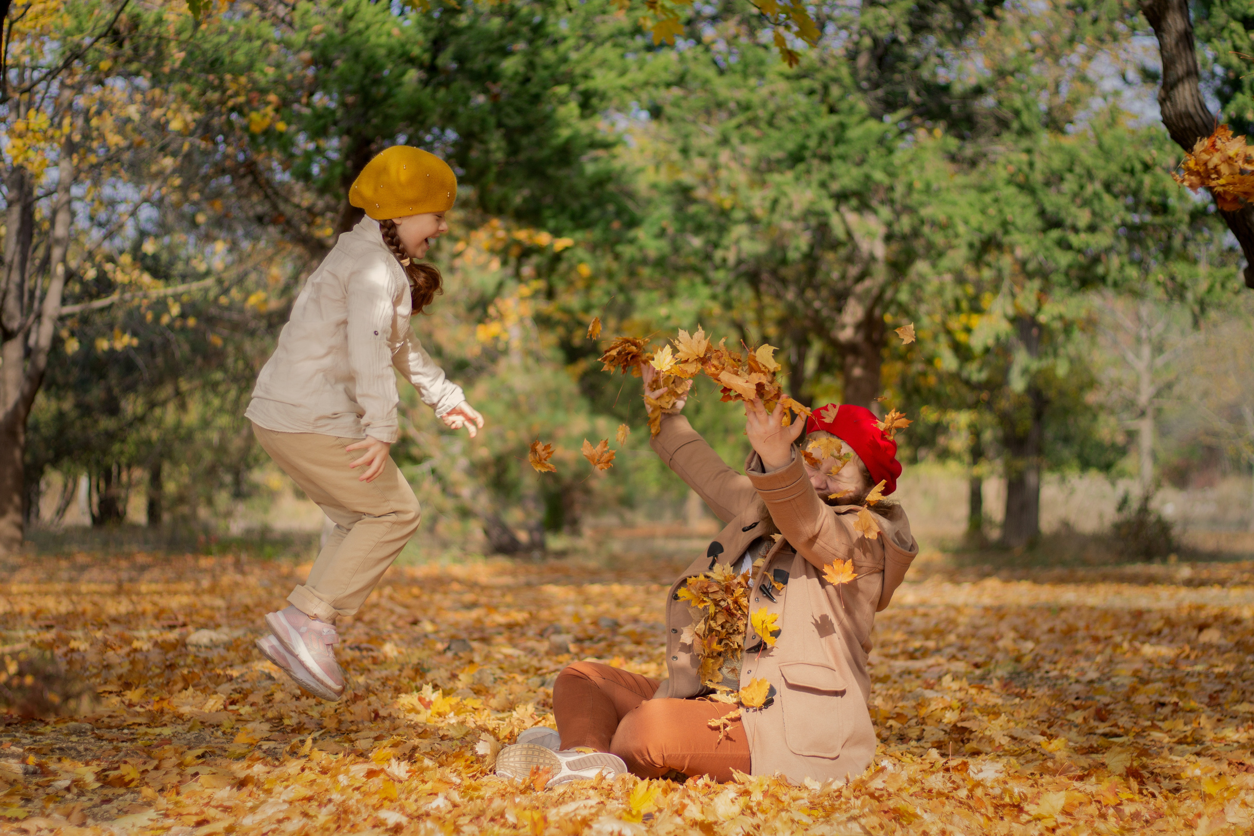 Сестры на осенней прогулке, Сапун-гора. Семейный и детский фотограф в г. Севастополь Екатерина Солдатова
