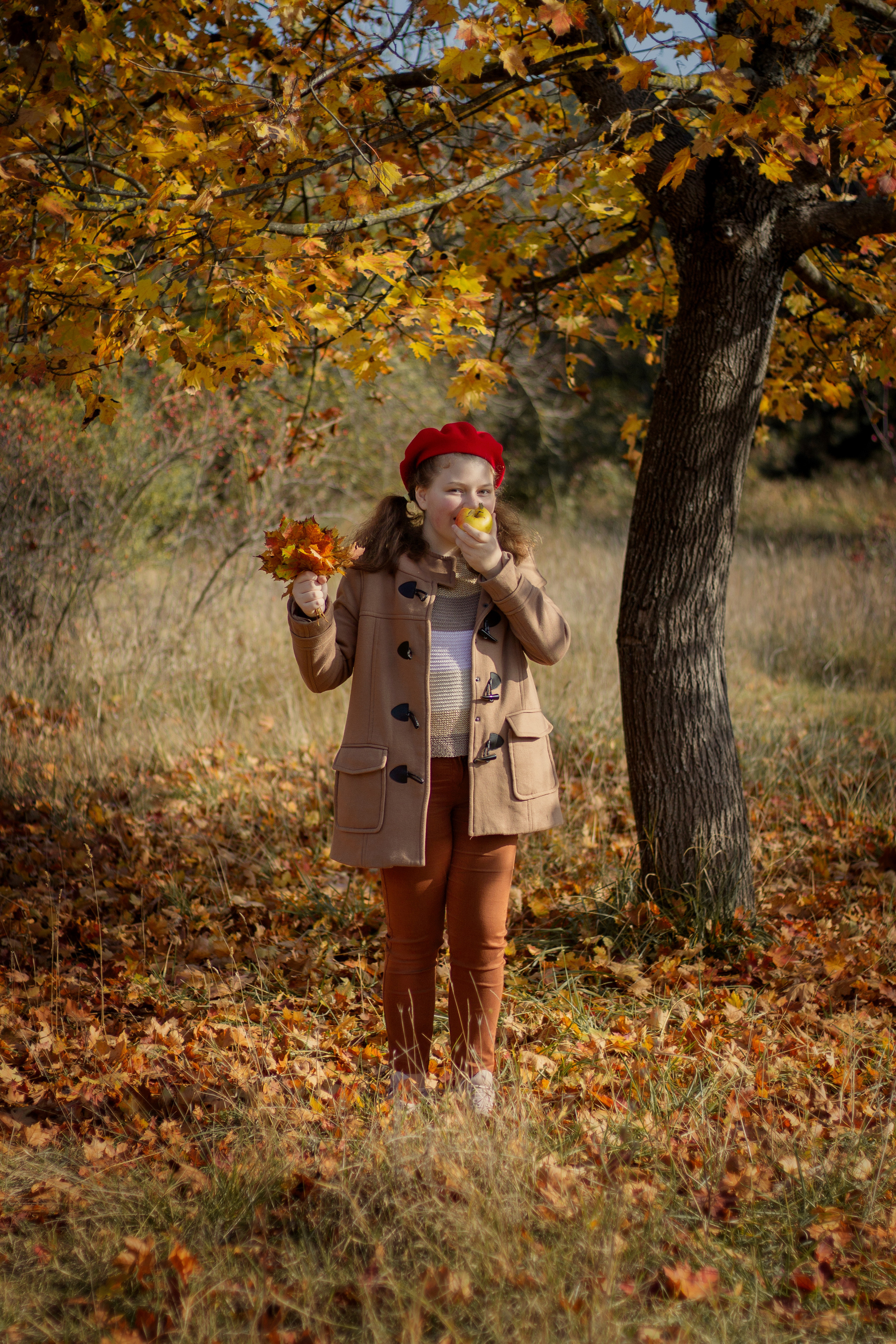 Сестры на осенней прогулке, Сапун-гора. Семейный и детский фотограф в г. Севастополь Екатерина Солдатова