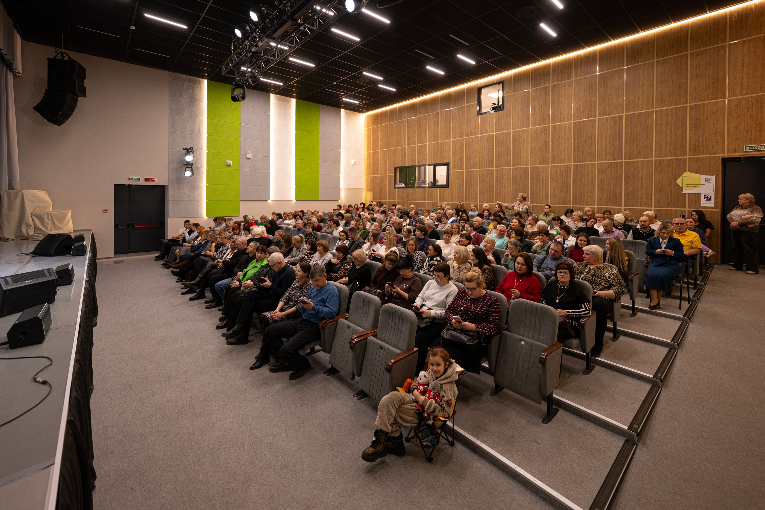 Концерт Владимира Шнитко. Центр культурного развития. г. Зеленодольск. Свадебный фотограф в Казани, и Зеленодольске Радик Мухаметов