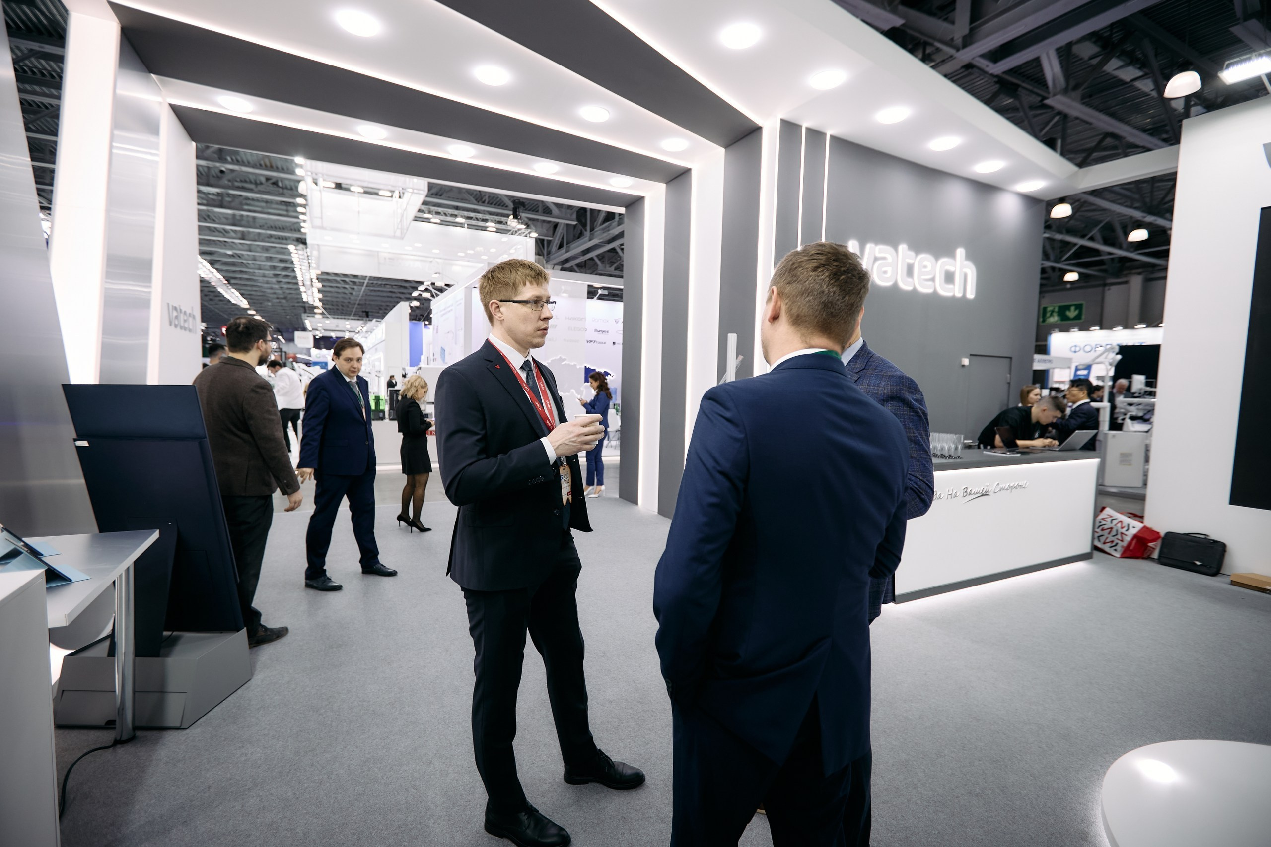 Дентал Салон 2026: Vatech. Свадебный и репортажный фотограф Дмитрий Кононенко