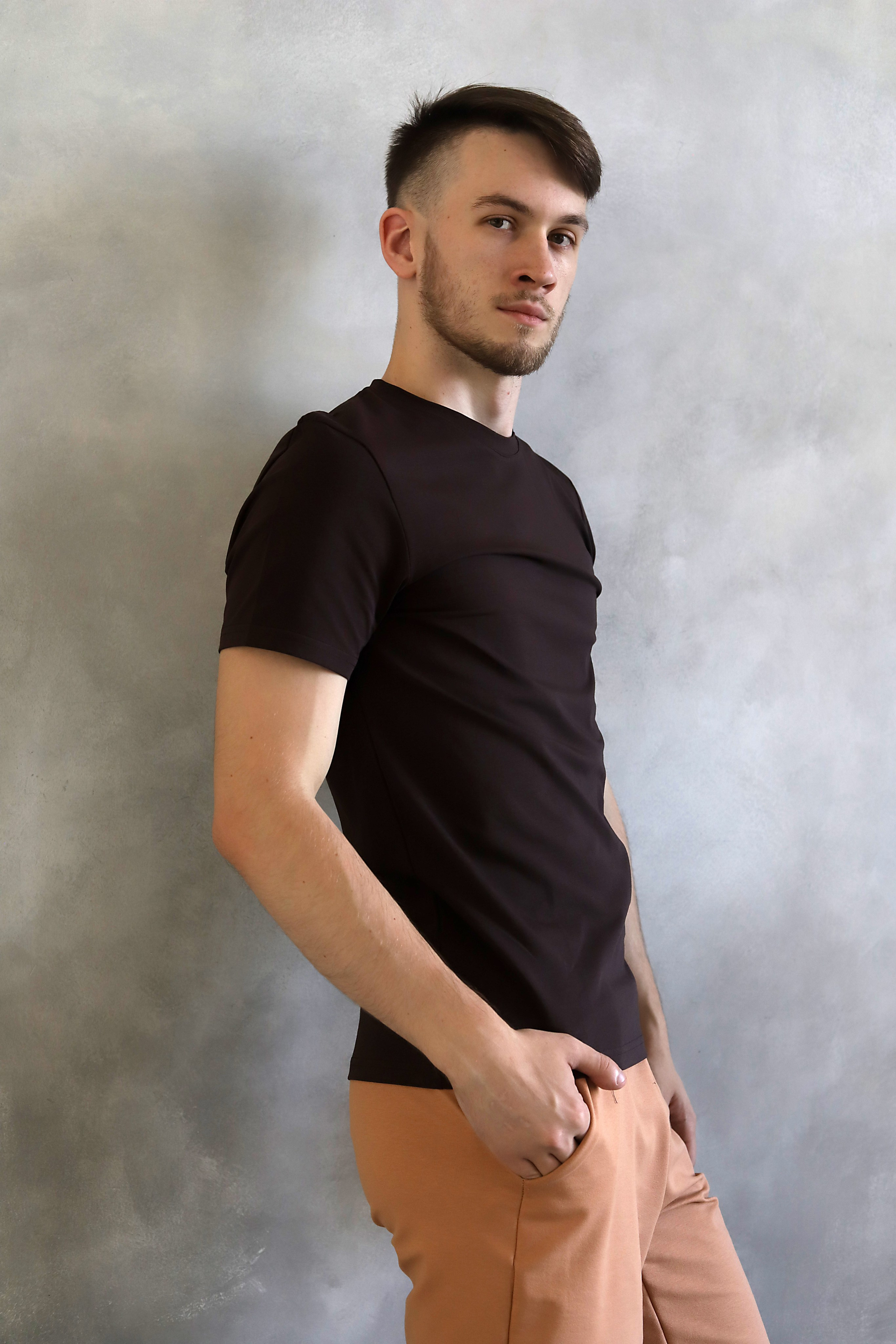 Илья, 179 см, 46-48 р-р. KED Production — продакшн из СПб. Создаём фото, видео и контент, который помогает брендам и селлерам продавать больше