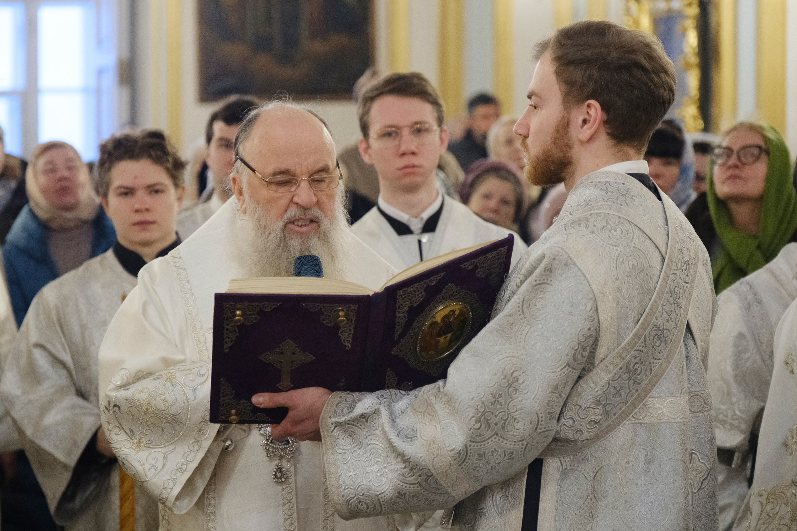 Божественная литургия в Николо-Богоявленском морском соборе. НИКОЛО-БОГОЯВЛЕНСКИЙ МОРСКОЙ СОБОР