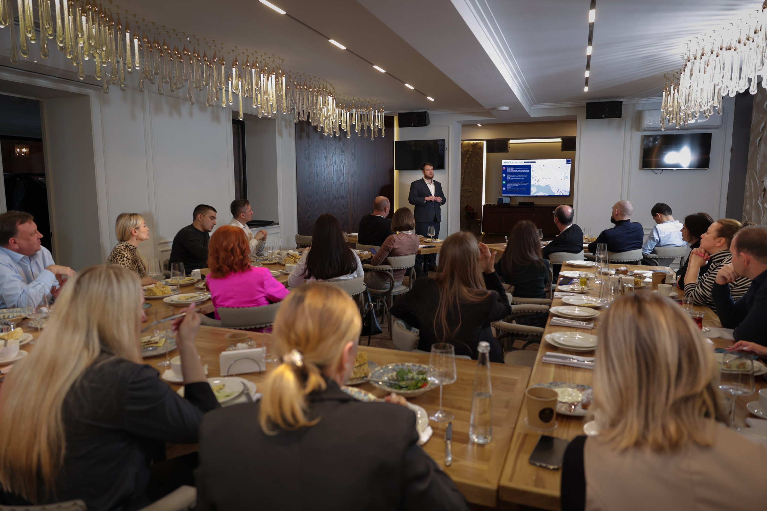 Бизнесс завтрак Level Group. Свадебный фотограф Астрахань
