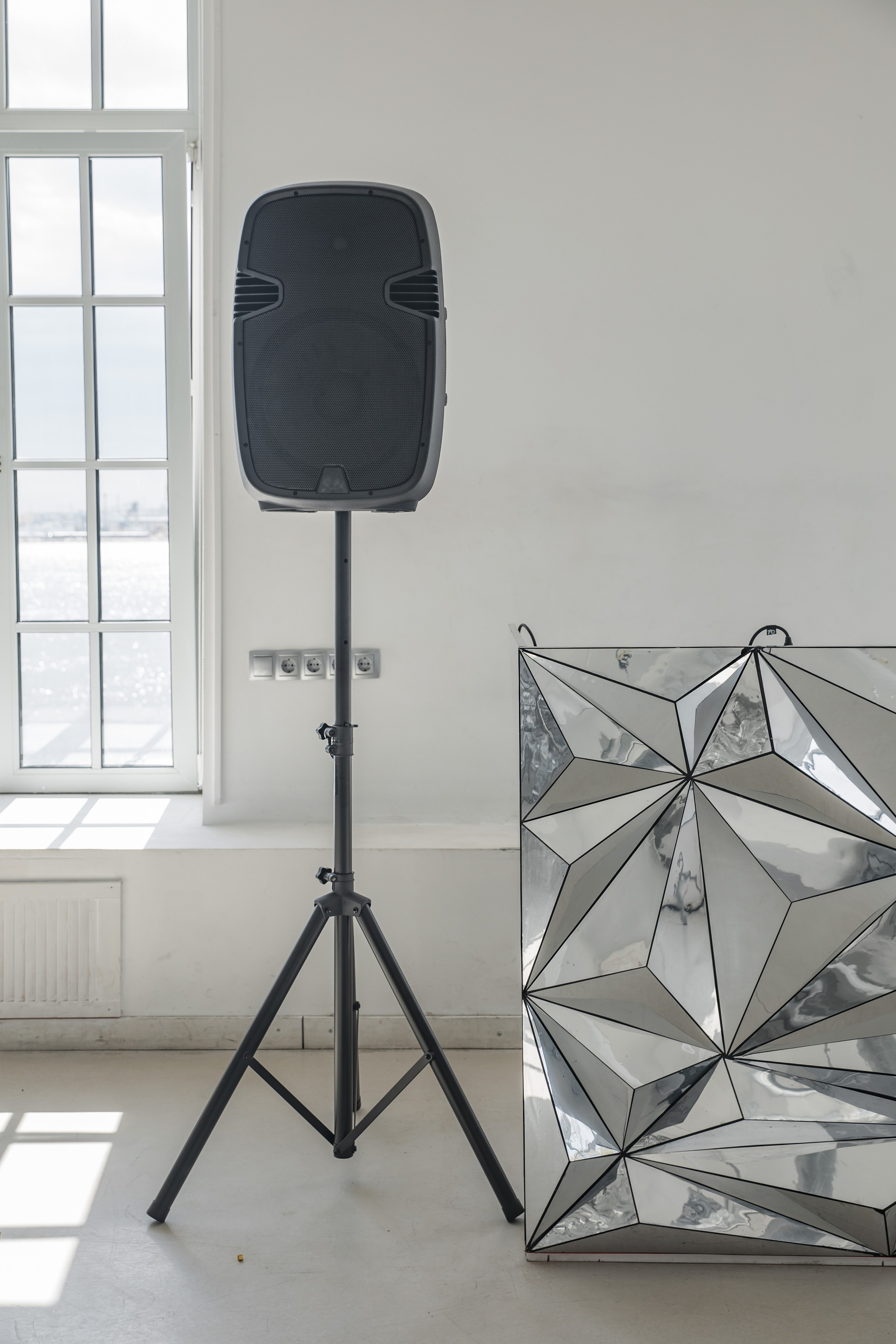 Mr. White (лето). Аренда лофта в СПб для мероприятий