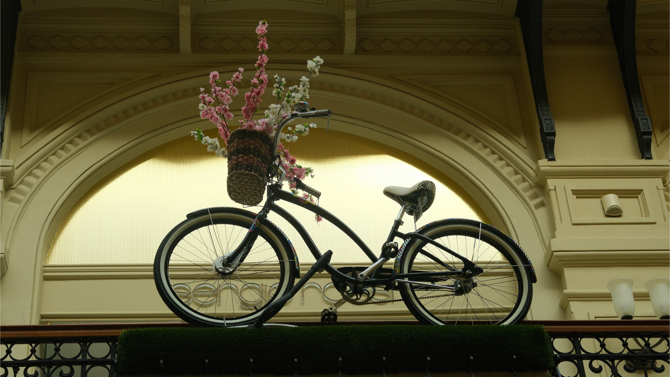 Улица, люди, жизнь…