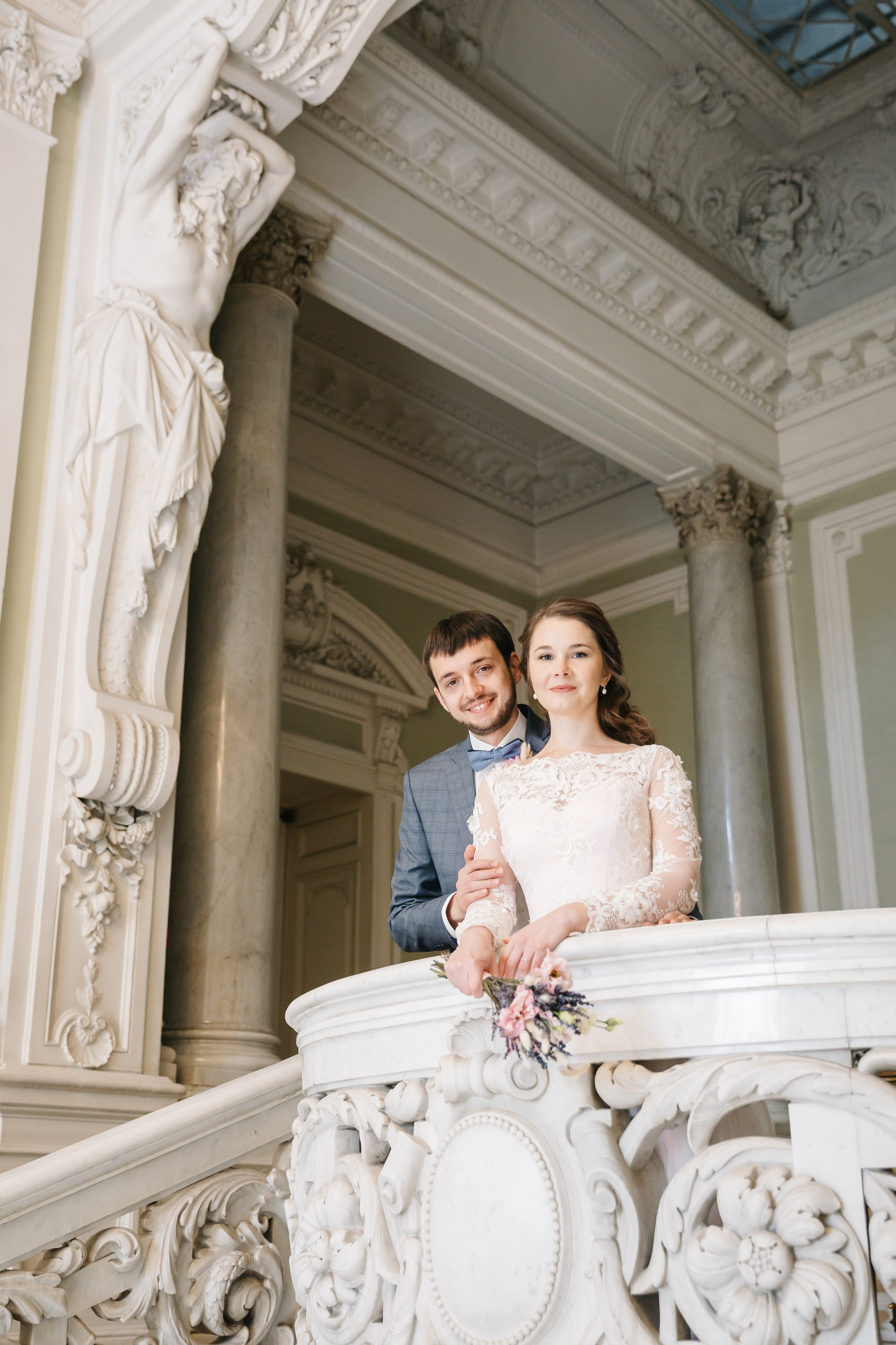 МАЙ | Дворец № 1, Атланты, Эрмитажный дворик. Свадебный фотограф в Санкт-Петербурге Полина Корзухина