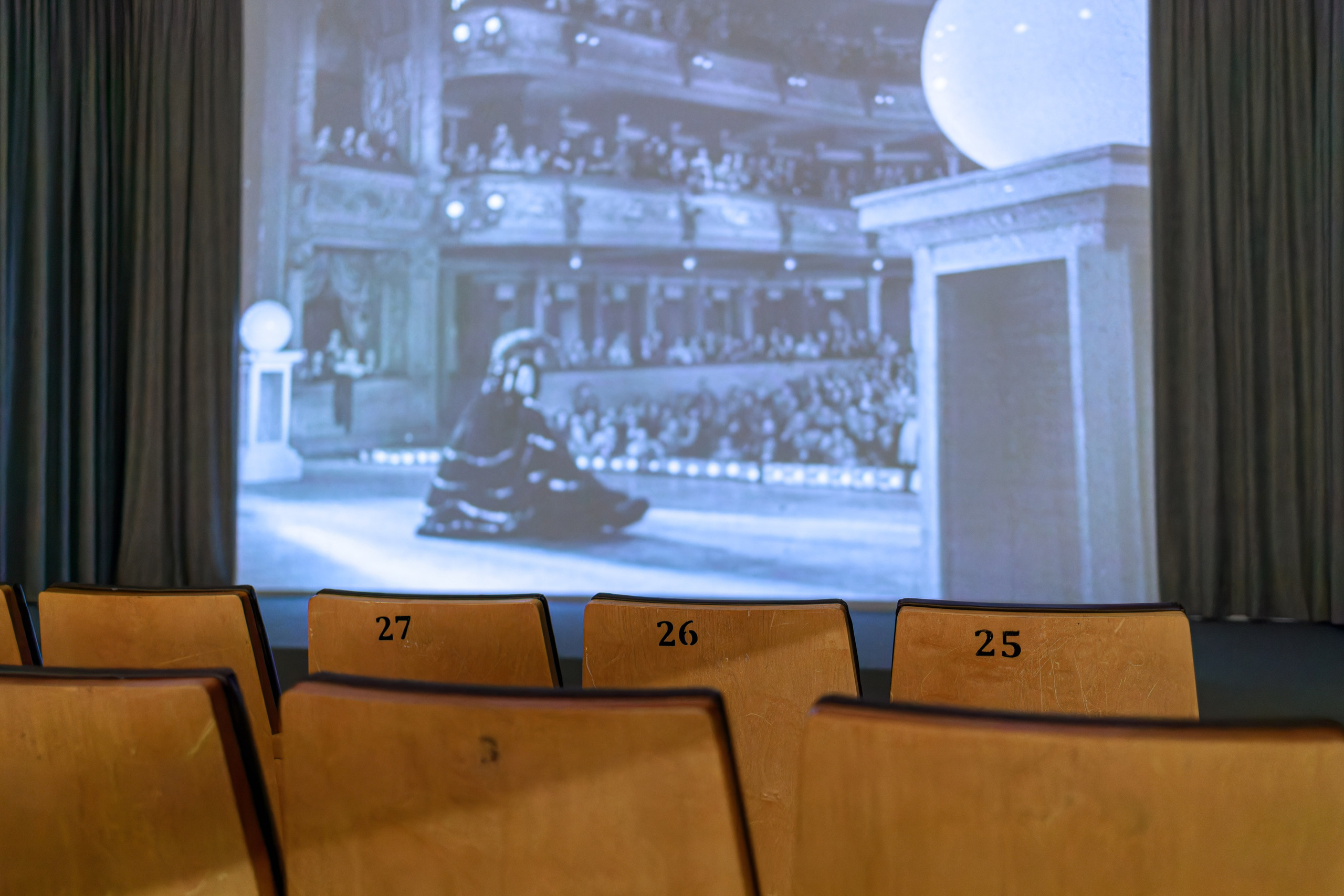 Выставочный проект «Город-Герой Ленинград». Фотограф Балаев Михаил