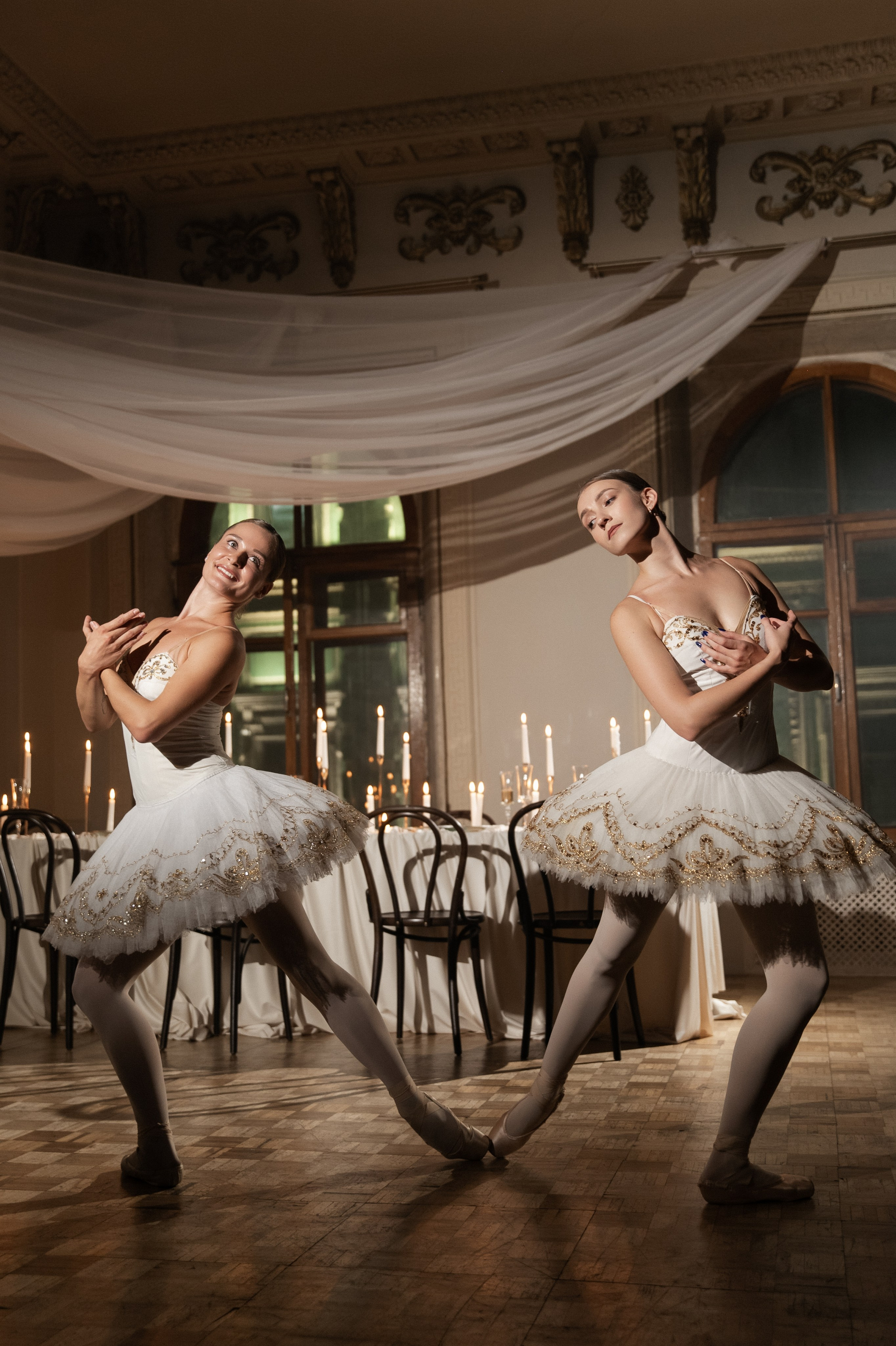 Камерный свадебный ужин при свечах в старинном особняке в фотостудии 21. Kult. Ярослава Ерина — свадебный фотограф в Москве