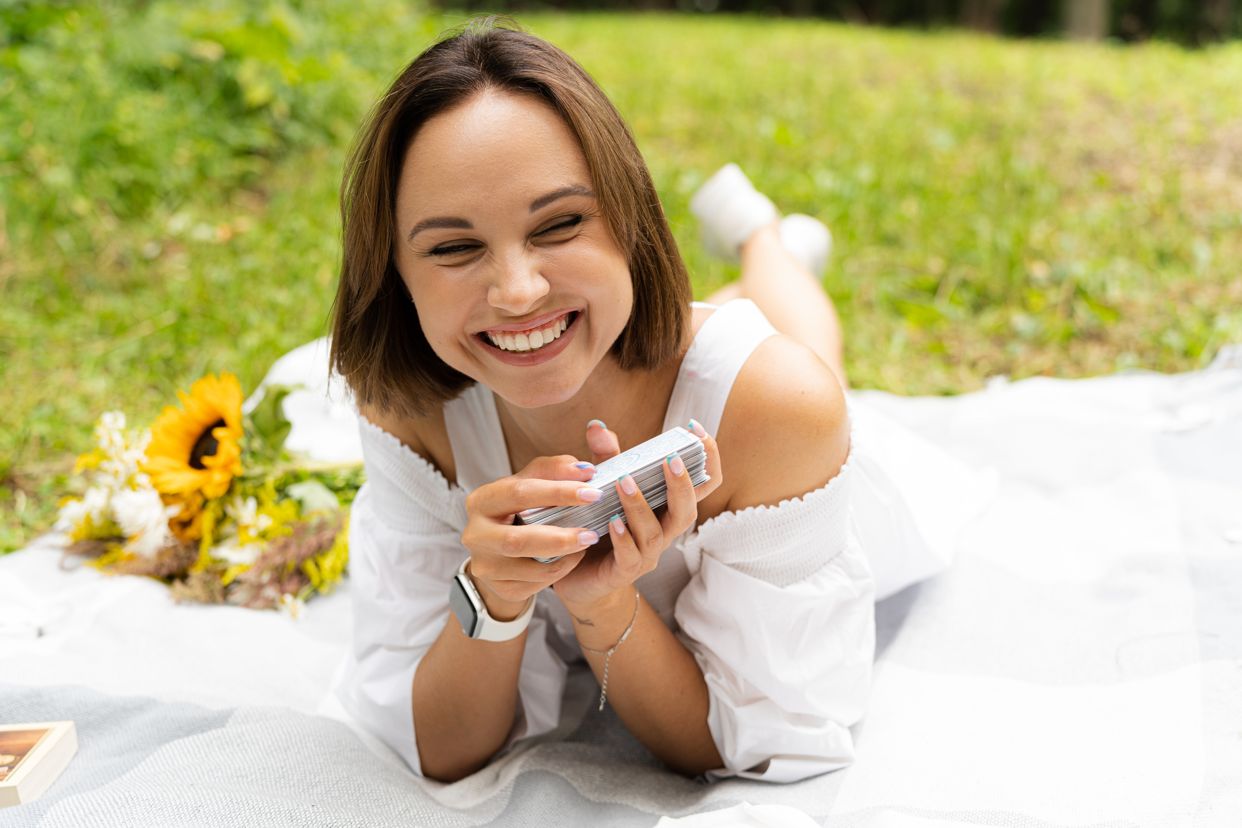 Яркая летняя фотосессия девушки в парке на пикнике. Анастасия Чиркова, Фотограф Москва