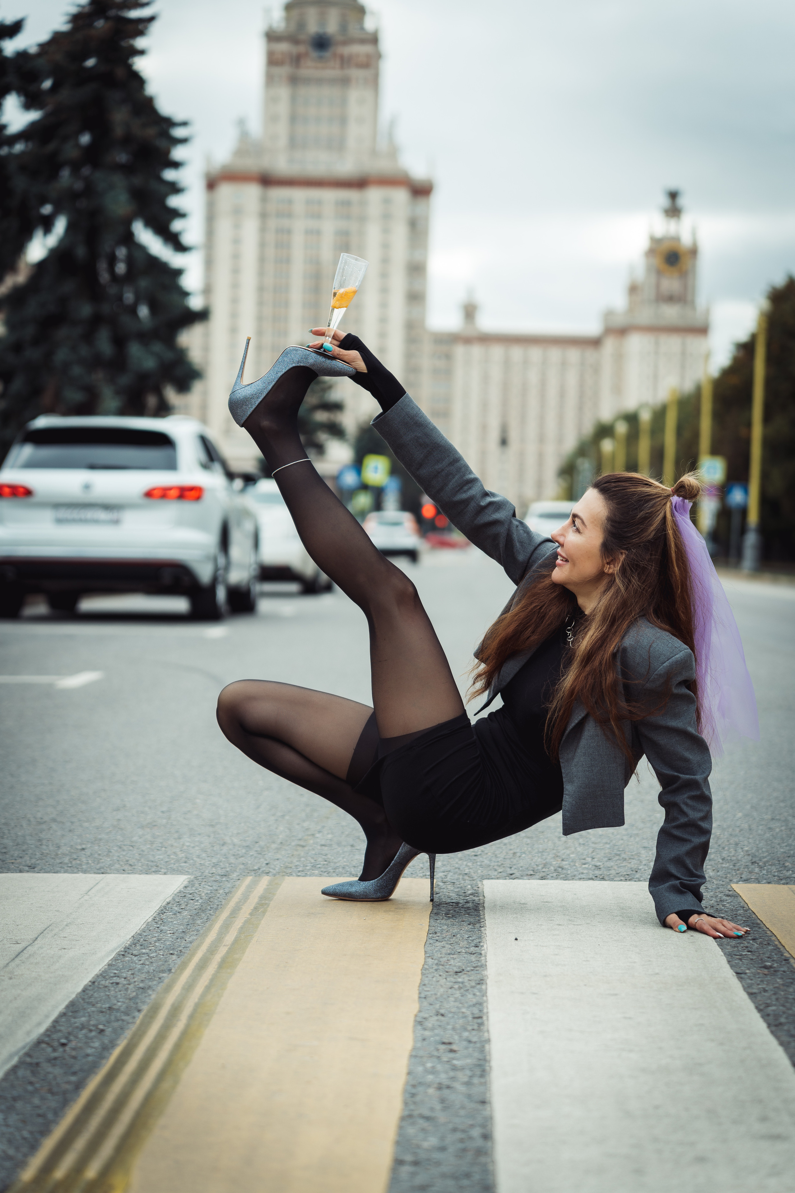 Подружка невесты напилась на девичнике и села на шпагат