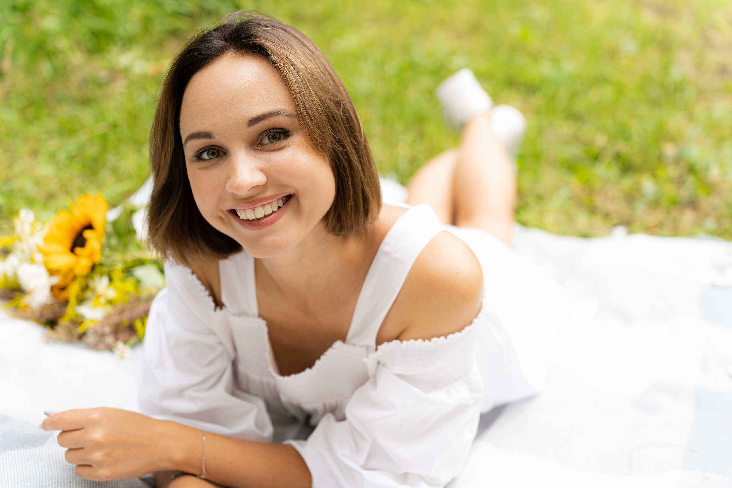 Яркая летняя фотосессия девушки в парке на пикнике. Анастасия Чиркова, Фотограф Москва