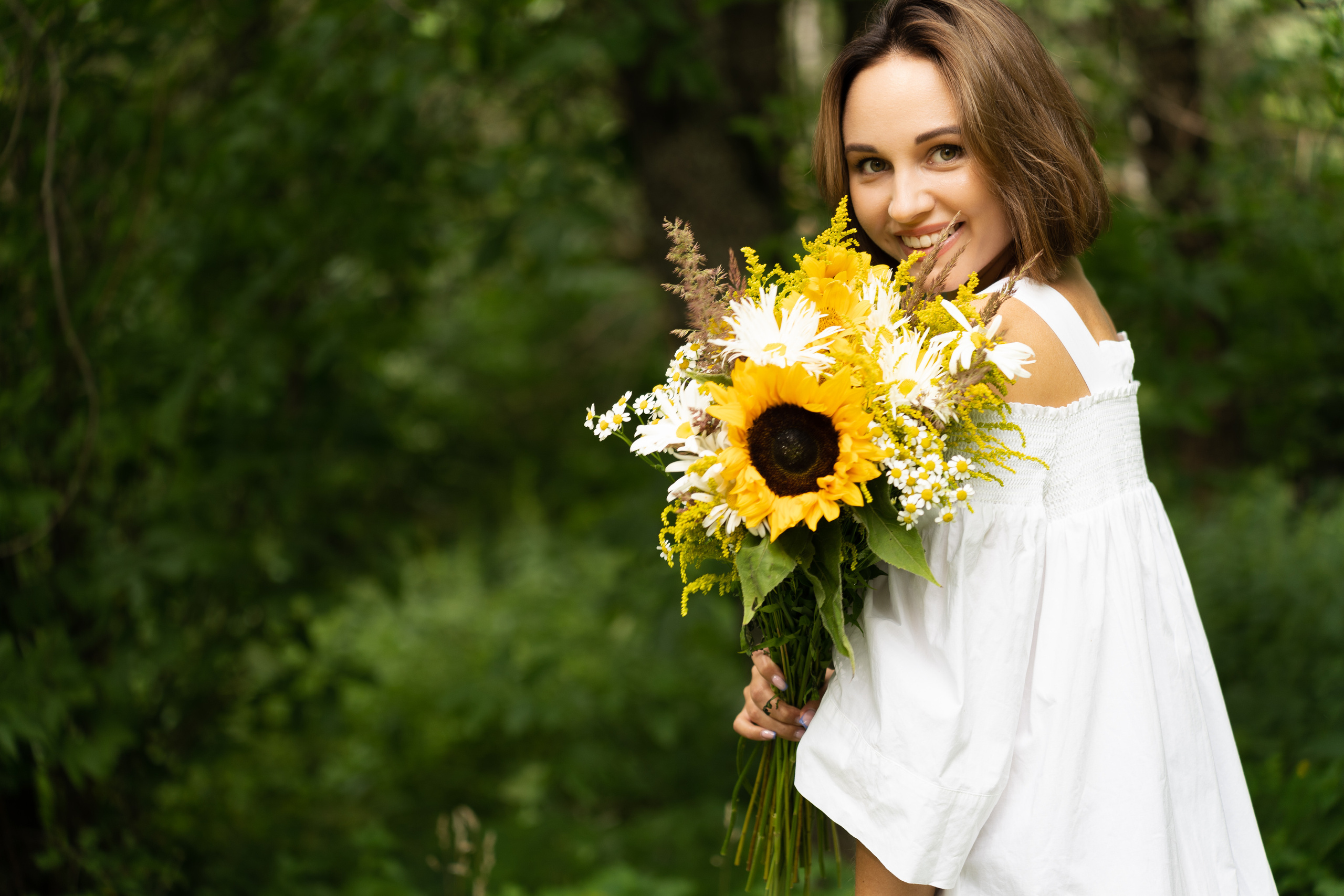 Яркая летняя фотосессия девушки в парке на пикнике. Анастасия Чиркова, Фотограф Москва