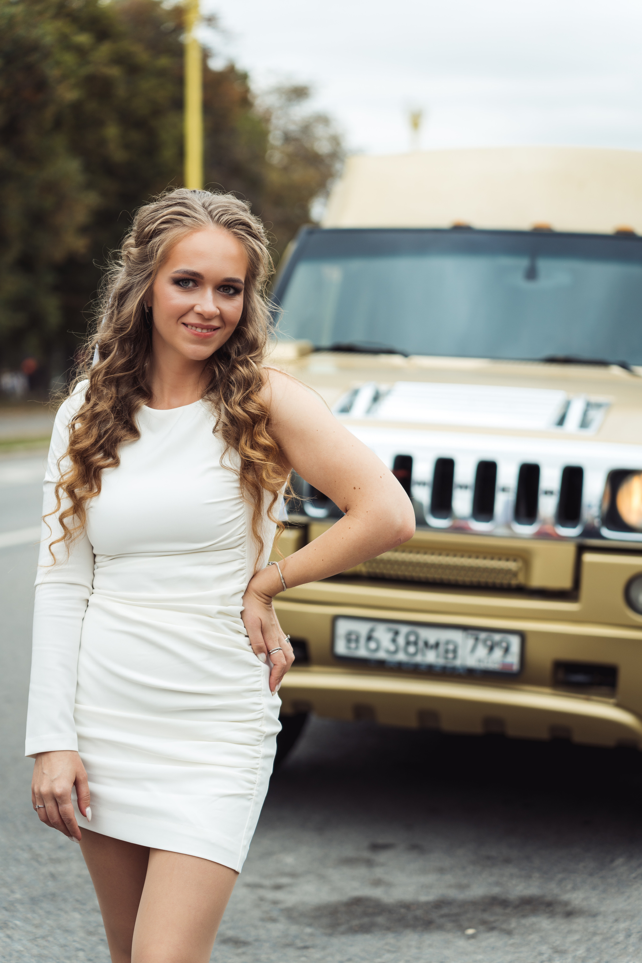 Девичник невесты на поклонной горе в Москве с видом на МГУ на лимузине