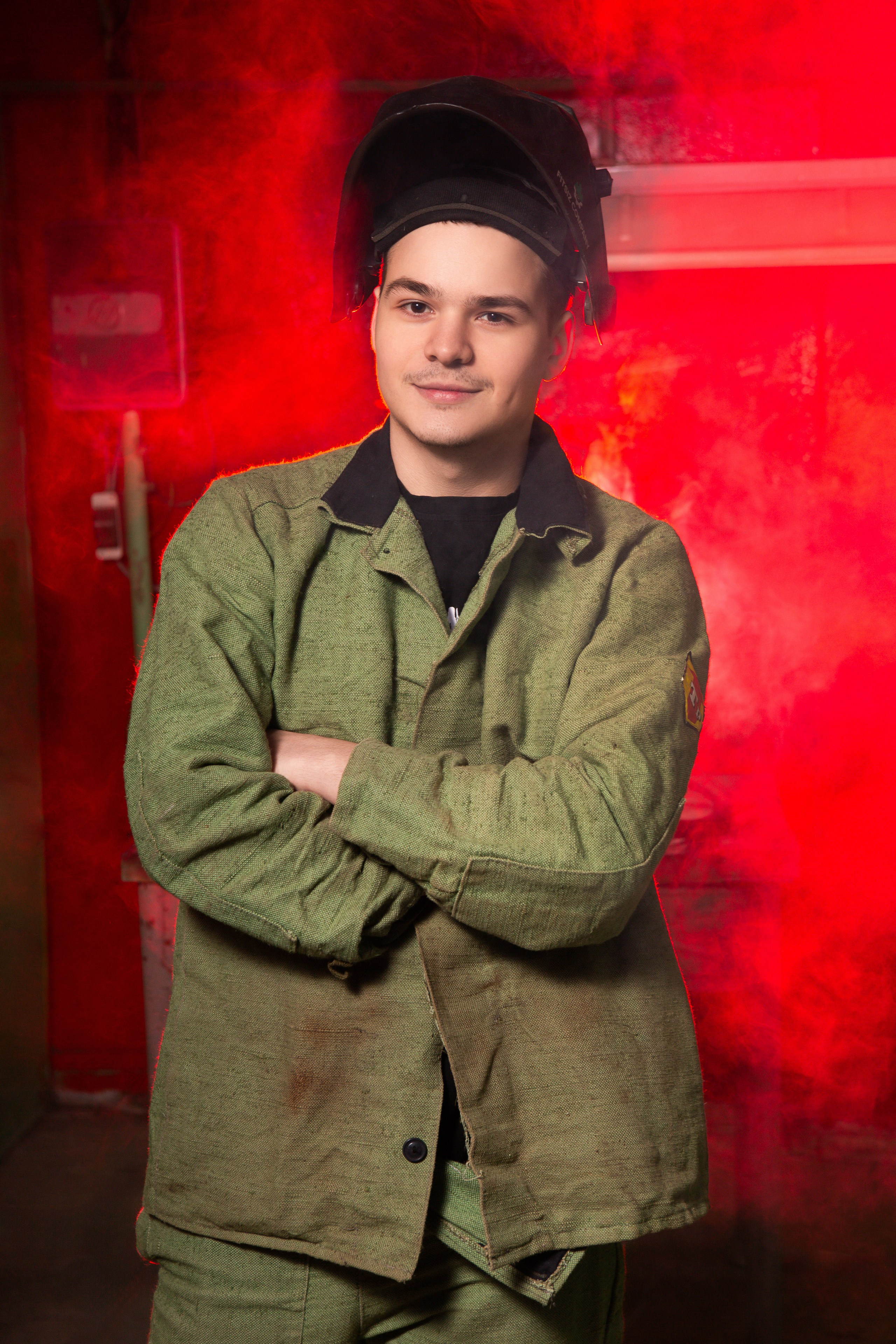 Портретная Фотосессия в Цеху для Выпускников Сварщиков | Твой Альбом Мценск. ТВОЙ АЛЬБОМ / ТВОИ ПРАВИЛА