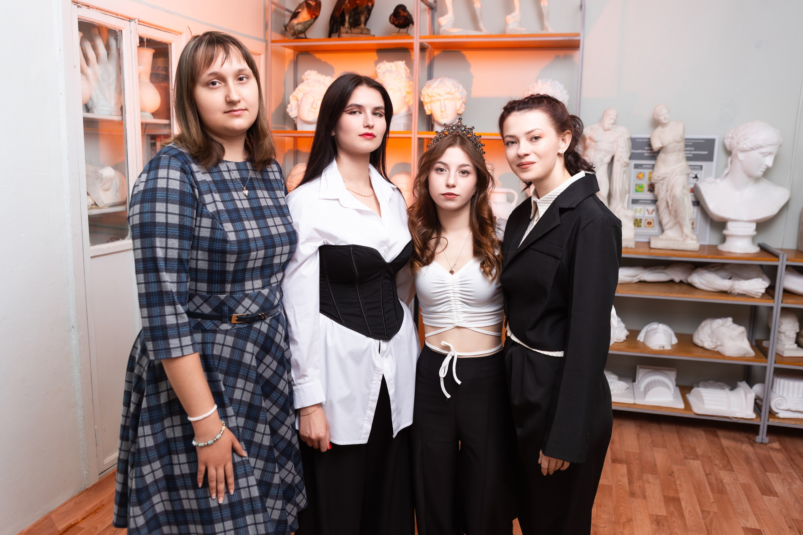 ФОТОСЕССИЯ В АУДИТОРИИ ДЛЯ БУДУЩИХ УЧИТЕЛЕЙ — выпускников Чернского профессионально-педагогического колледжа. ТВОЙ АЛЬБОМ / ТВОИ ПРАВИЛА