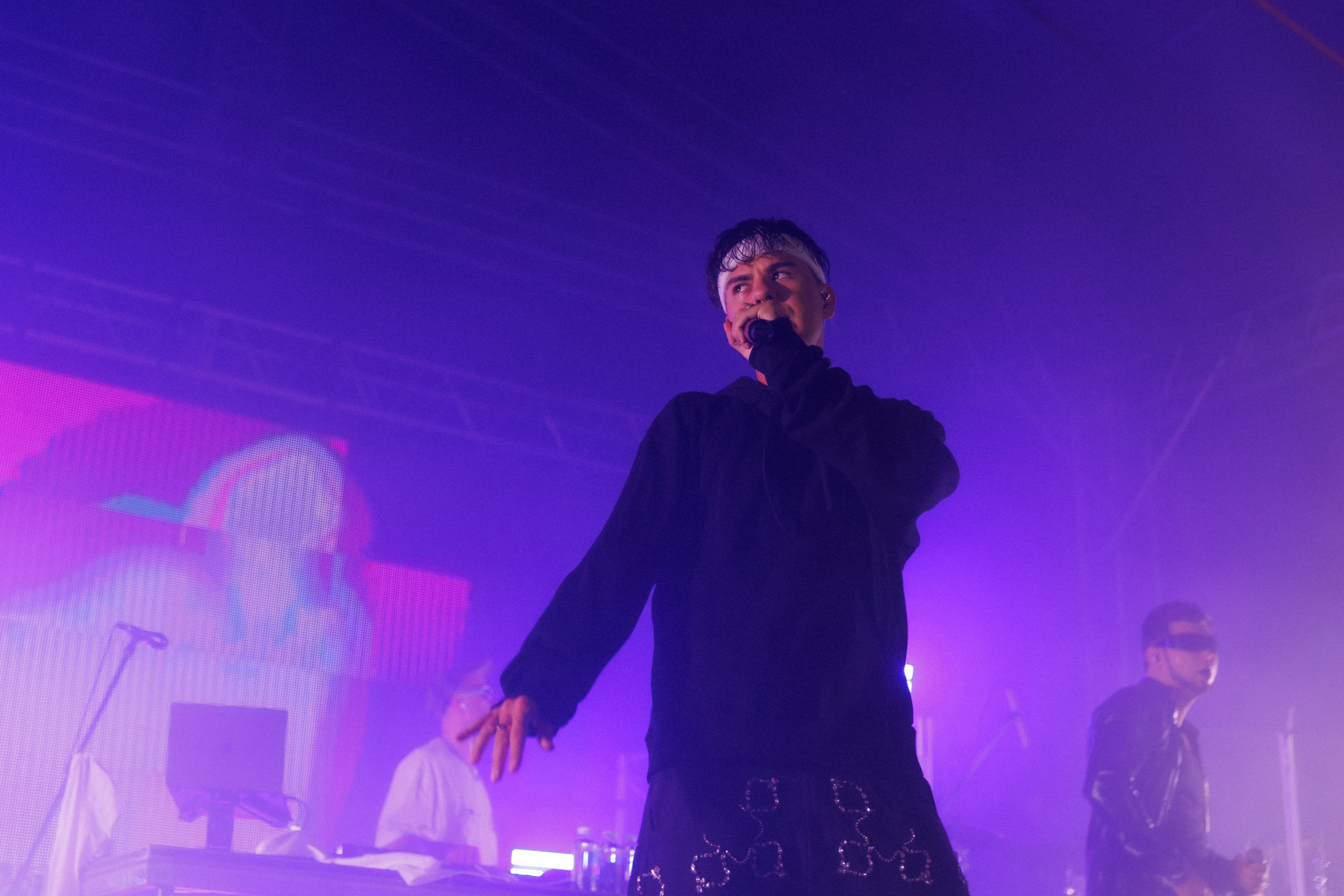 Фотоотчёт и репортаж с концерта группы GAYAZOV$ BROTHER$. Красильников Евгений — профессиональный фотограф в Ростове-на-Дону