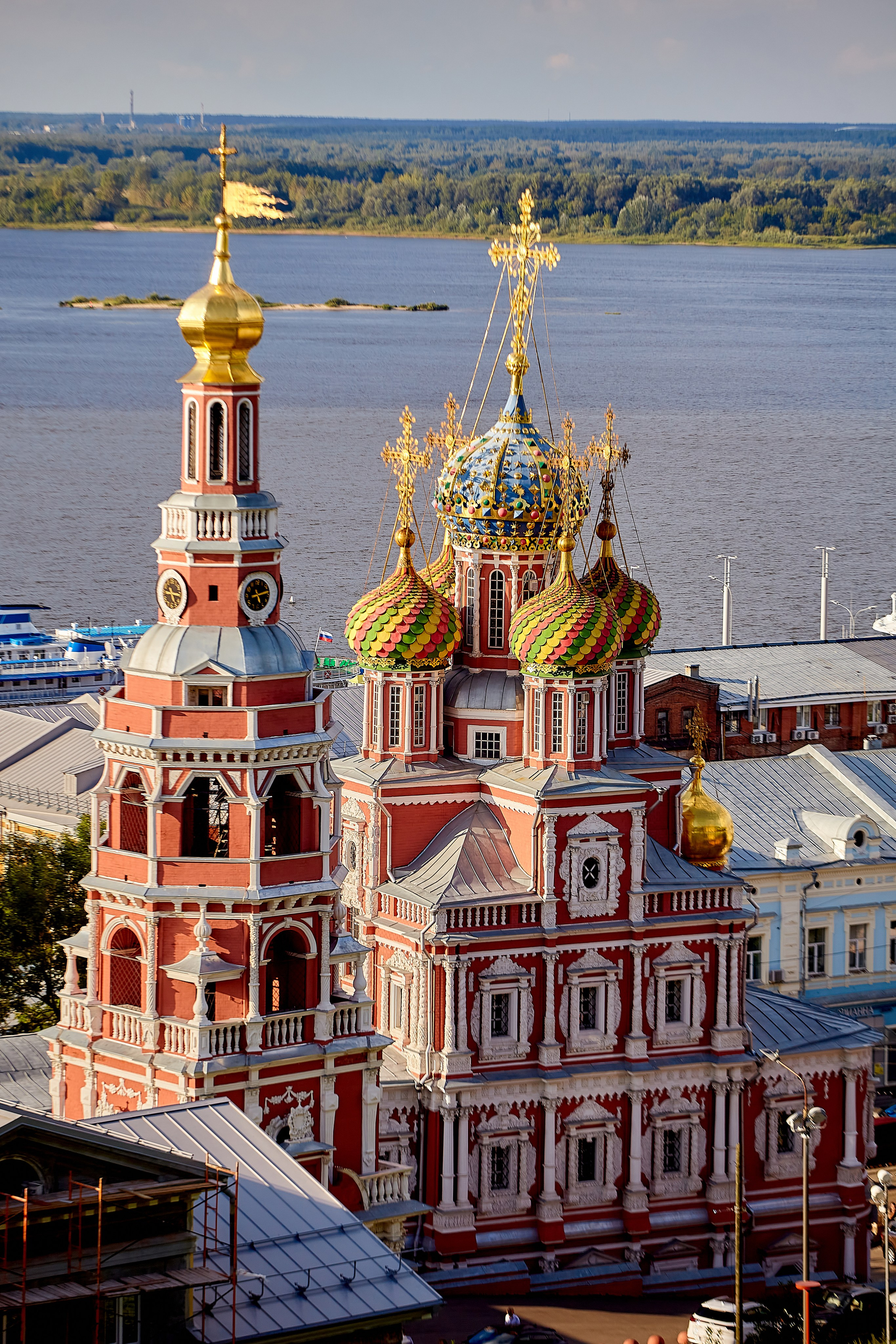 Свет и благодать в архитектуре православных святынь Нижнего Новгорода, кадр Николая Голованова, г. Дзержинск.