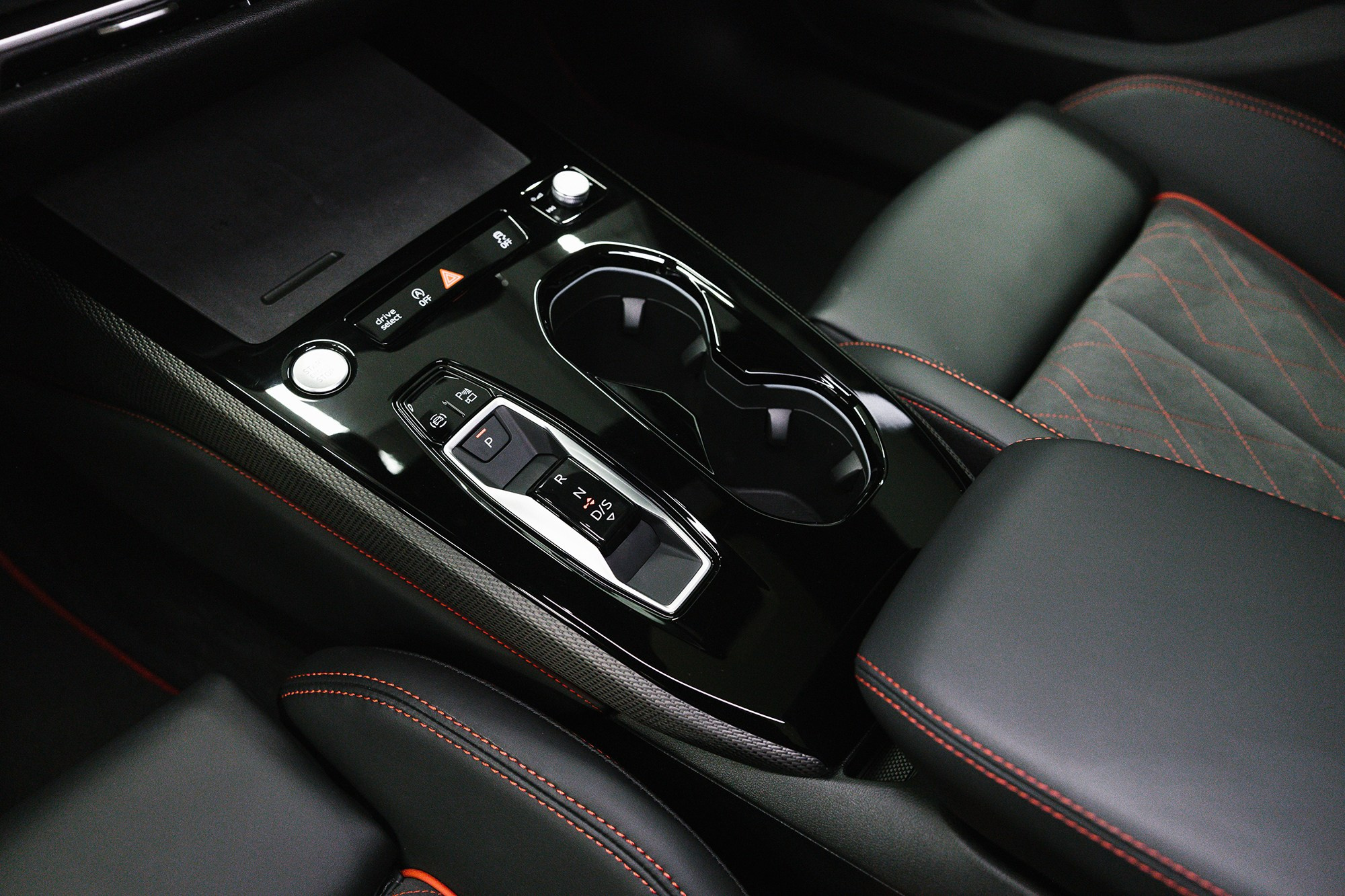 Audi A5  40 TFSI 2.0 quattro S tronic (204 л. с.). Автосалон «Х-Авто»