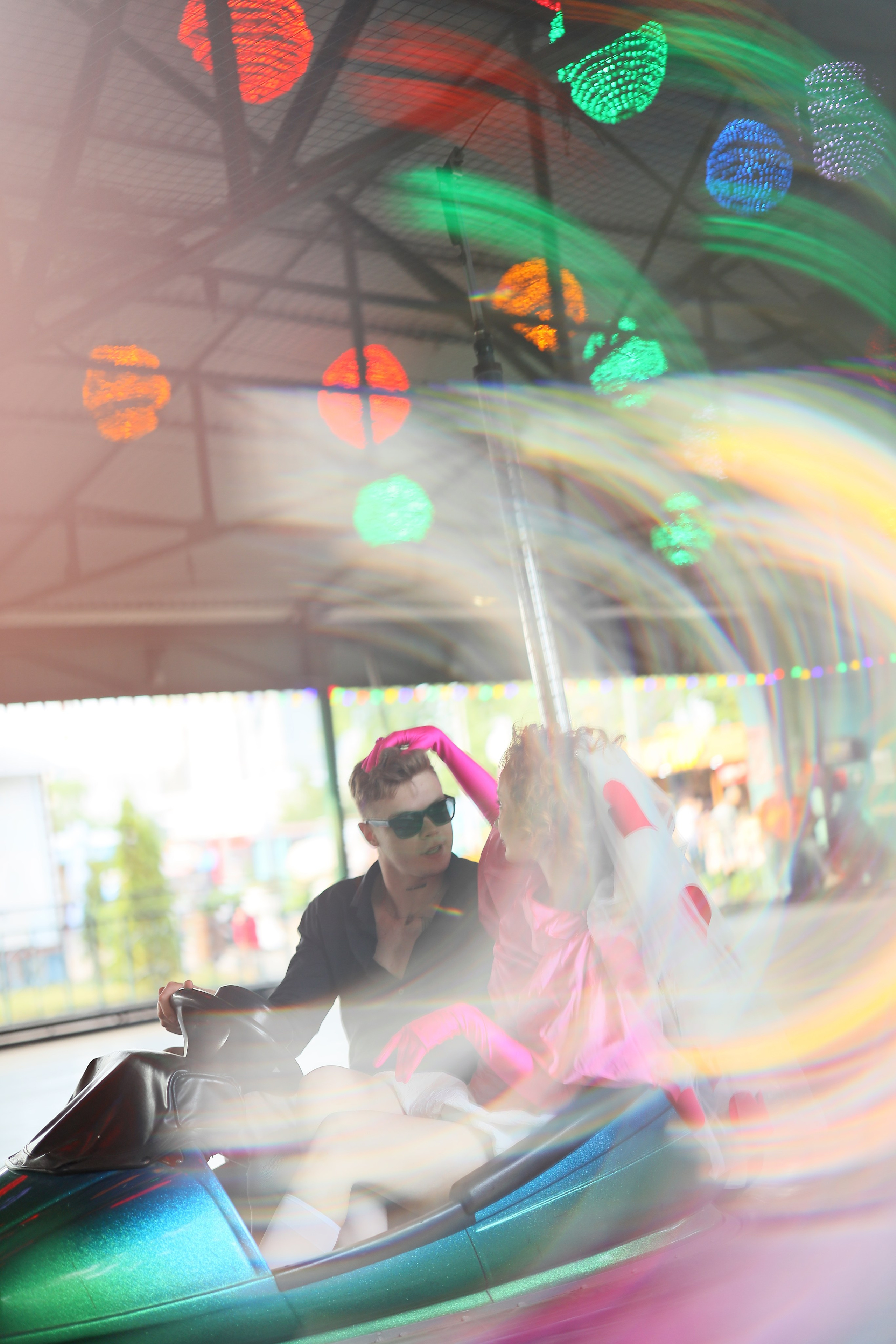 Свадебная фотосессия в парке аттракционов. Свадебный и семейный фотограф в Абхазии Жанна Соснина