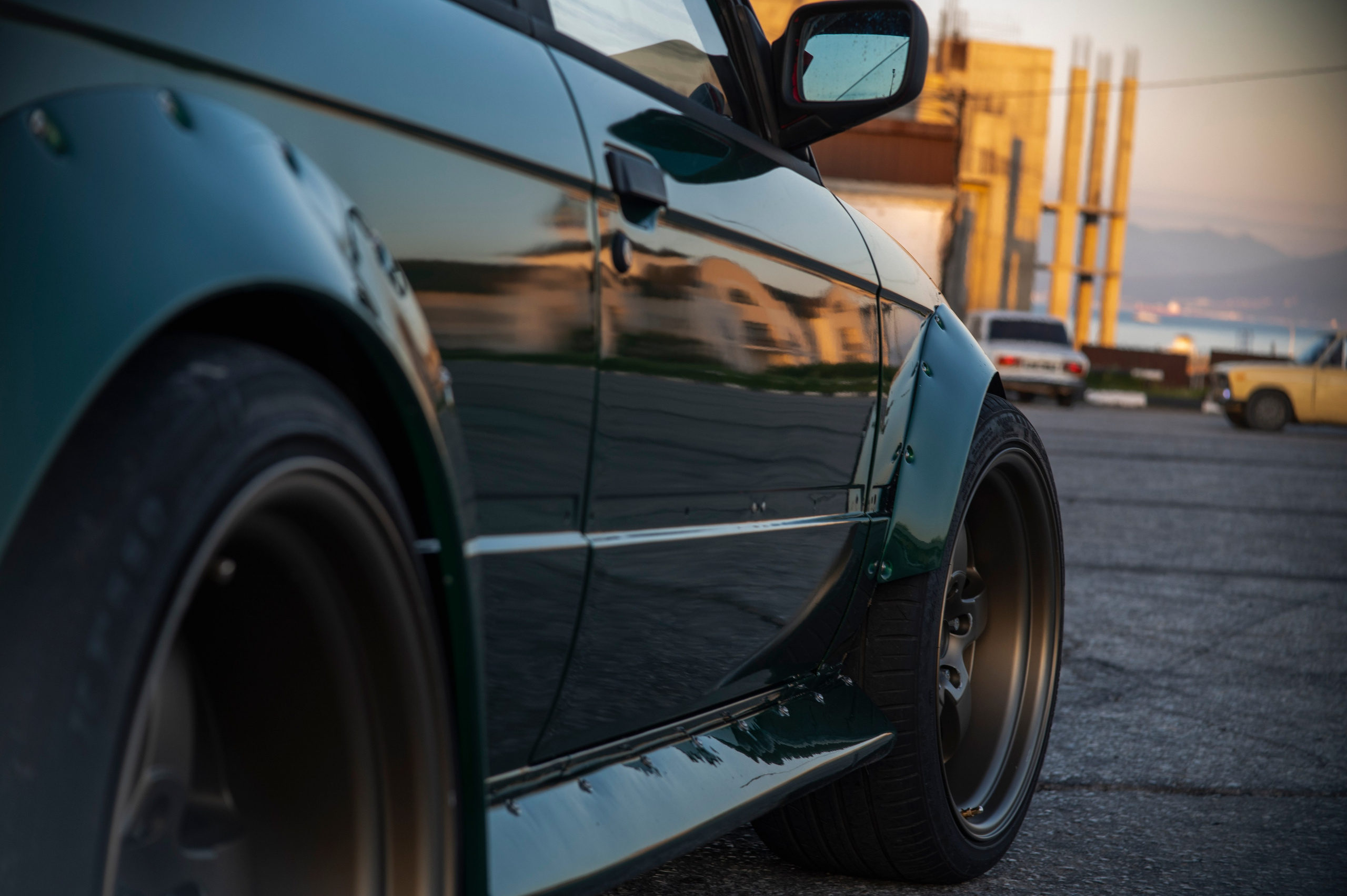 БМВ & Доберман. Фотограф Роман Адлер