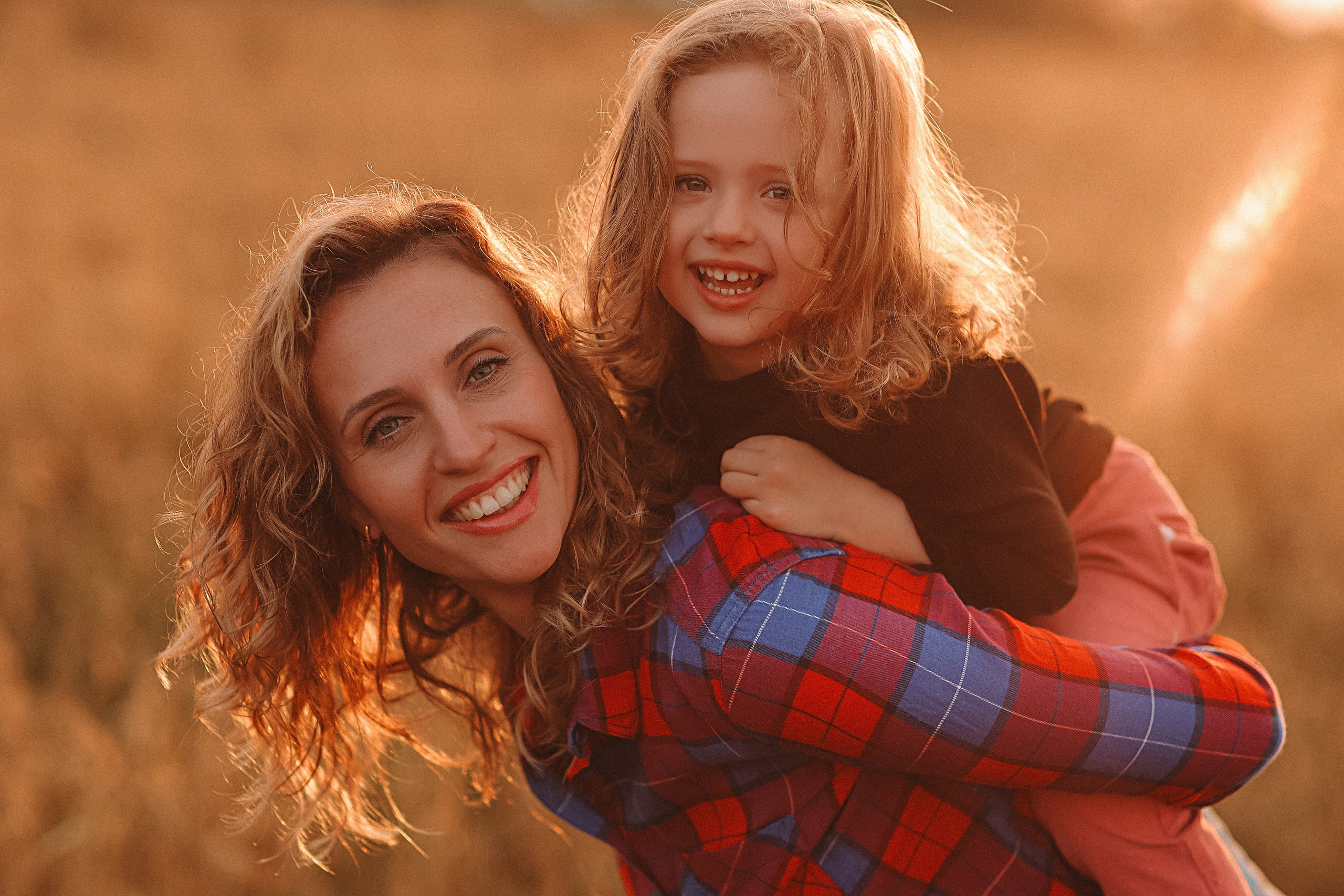Поле. Семейный фотограф Тюмень, фотограф на роды Салмина Мария