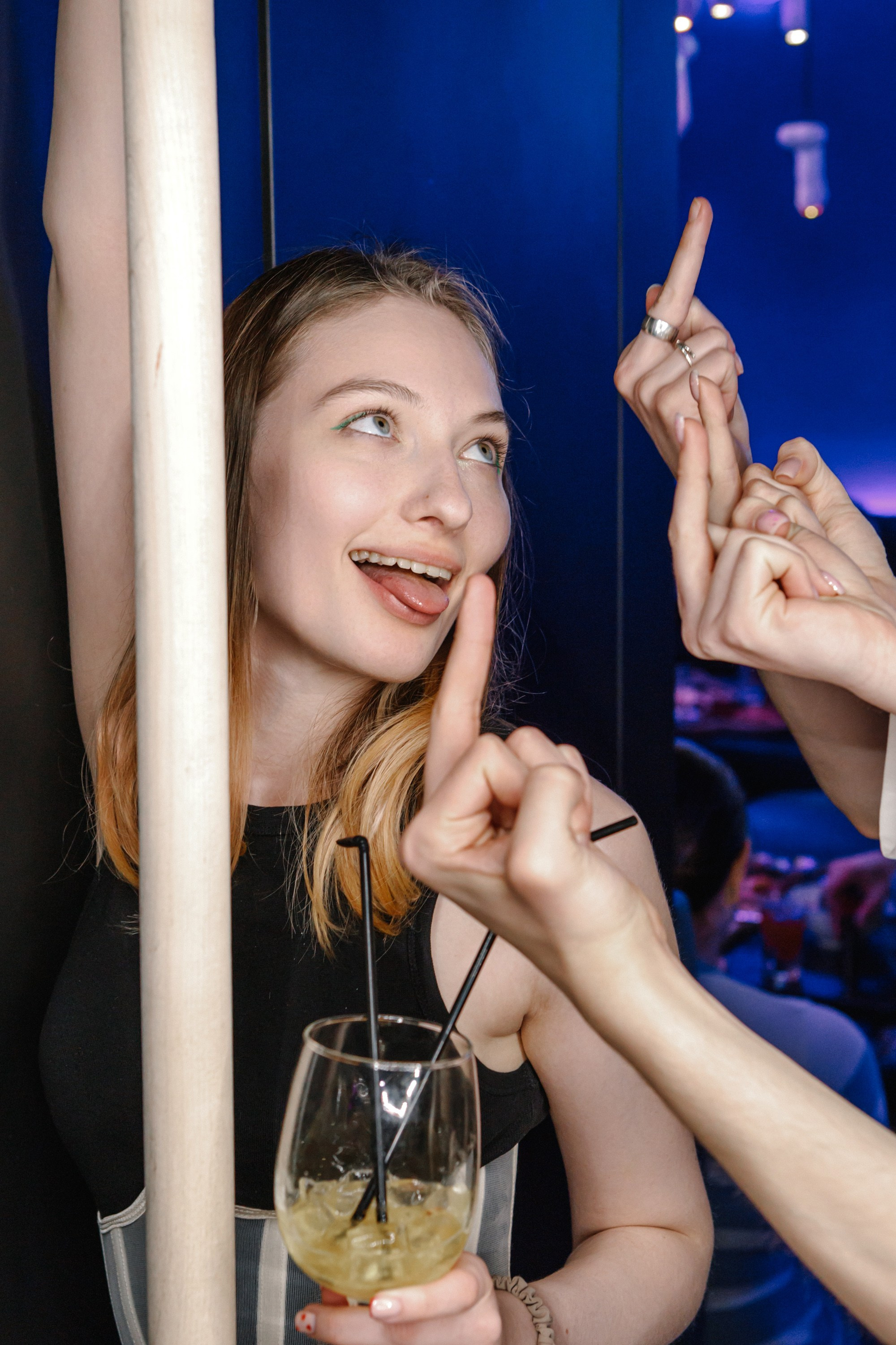 УЕ! БАР. Фотограф Владимир Молоканов