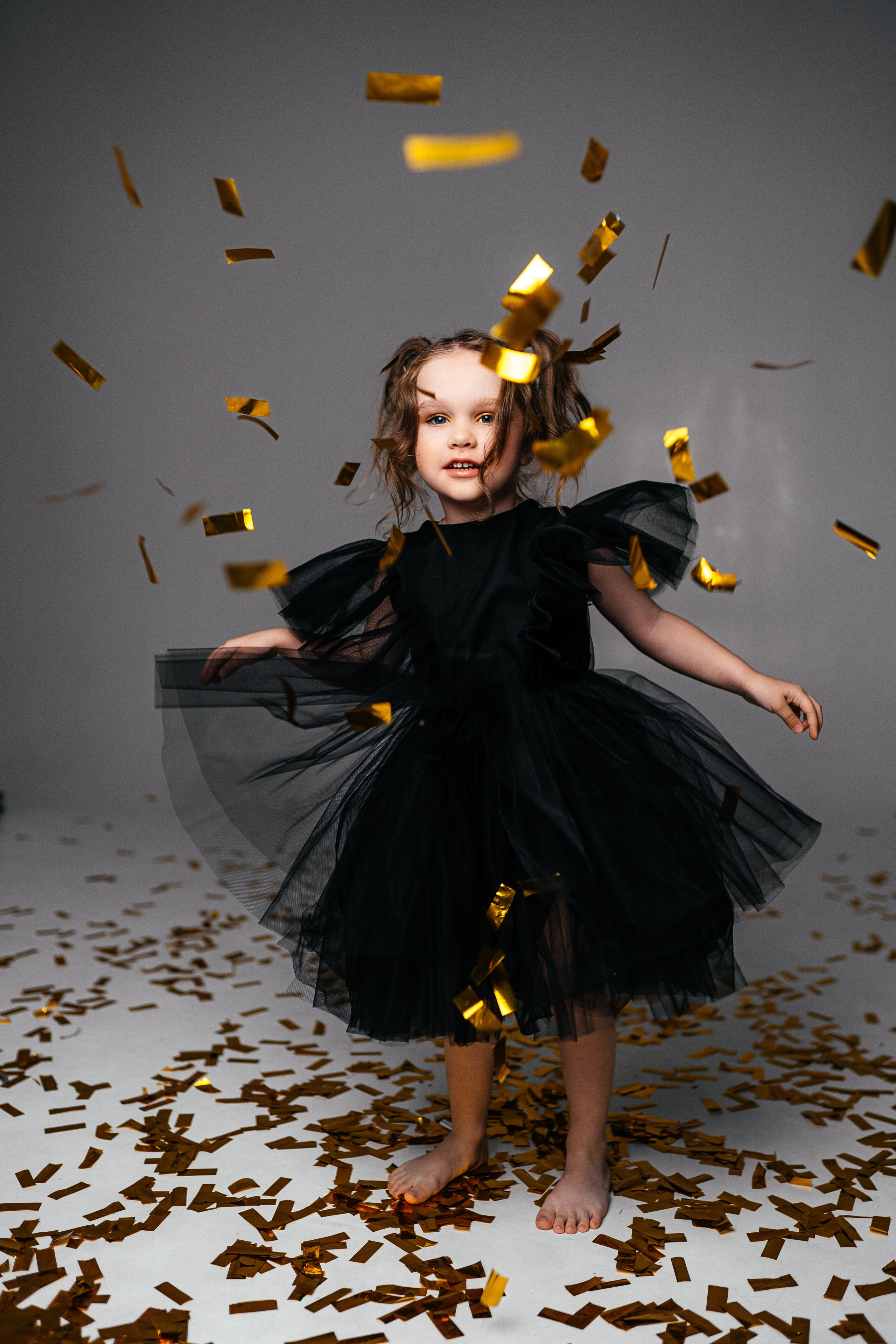 Фотосессия для девочки в платье. Фотограф Ким Наталья в Красноярске