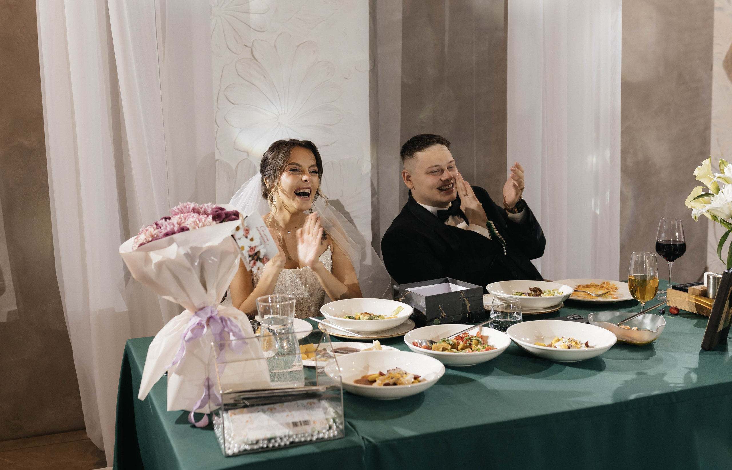 Свадебная история. Лесной Виладж. Свадебный и семейный фотограф Рассказова Виктория