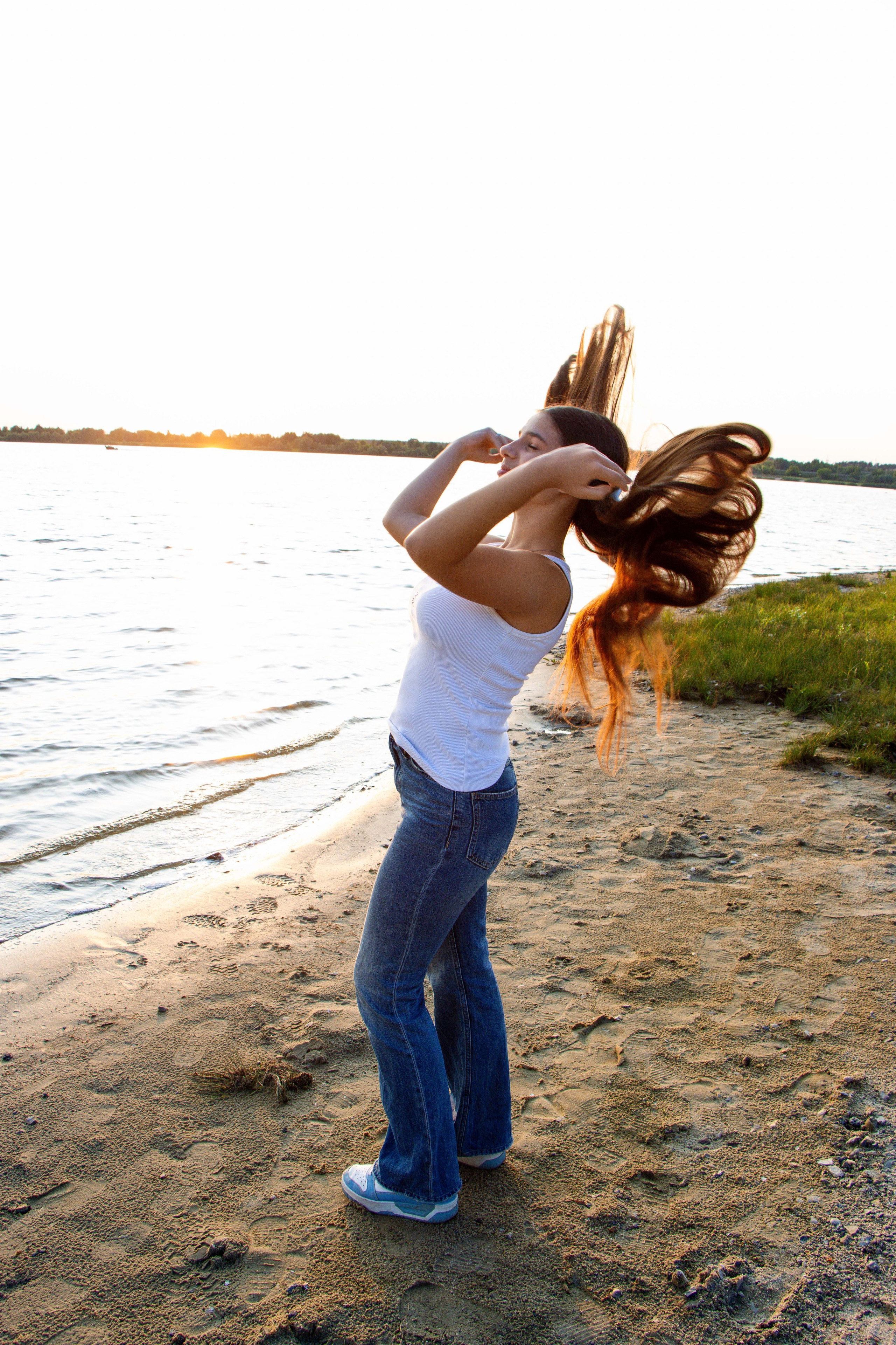 Эмилия у озера. Фотограф Татьяна Матрос
