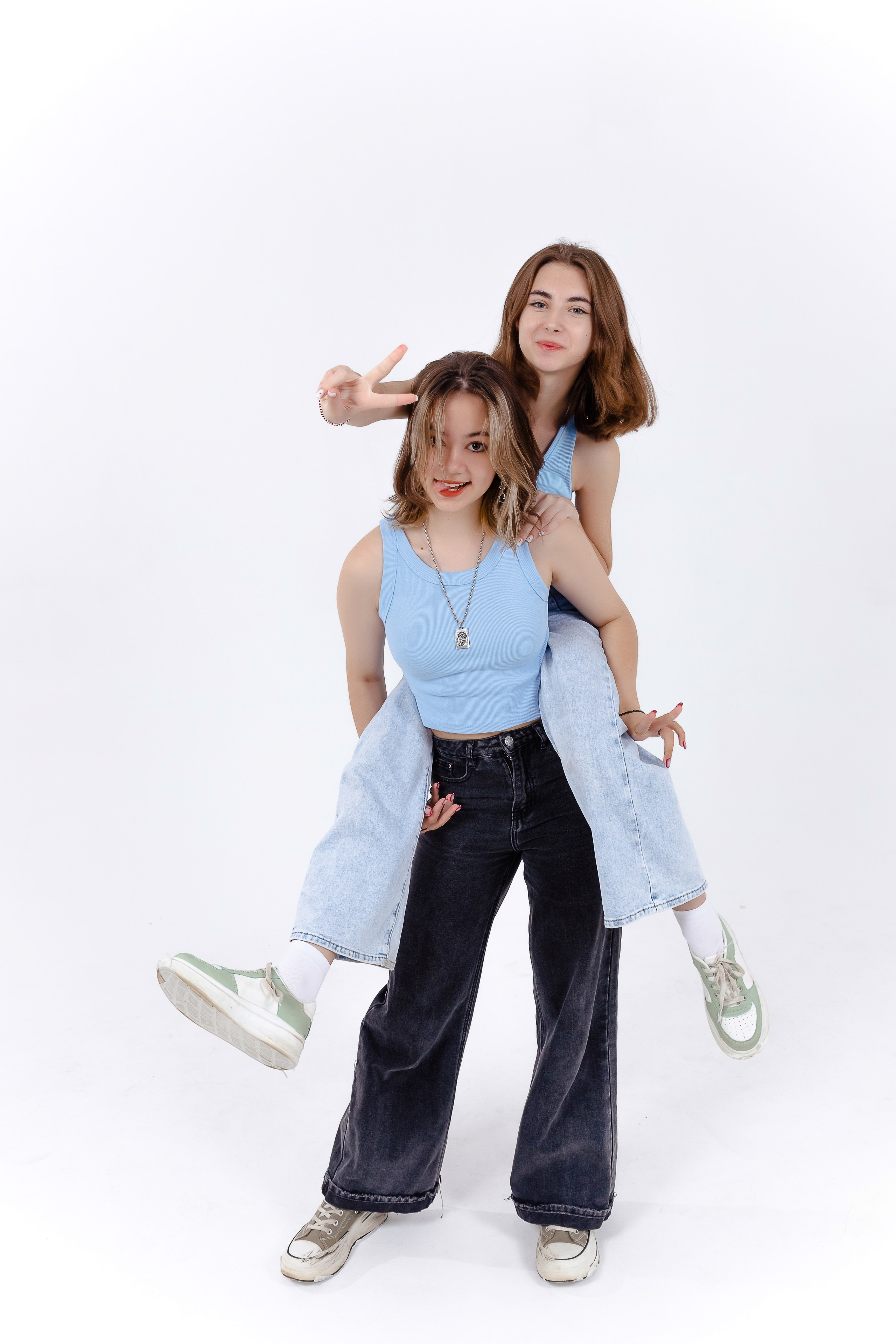 Выпускной альбом для 9-11 классов. Свадебный и семейный фотограф в Оренбурге Ильяна Тукжанова