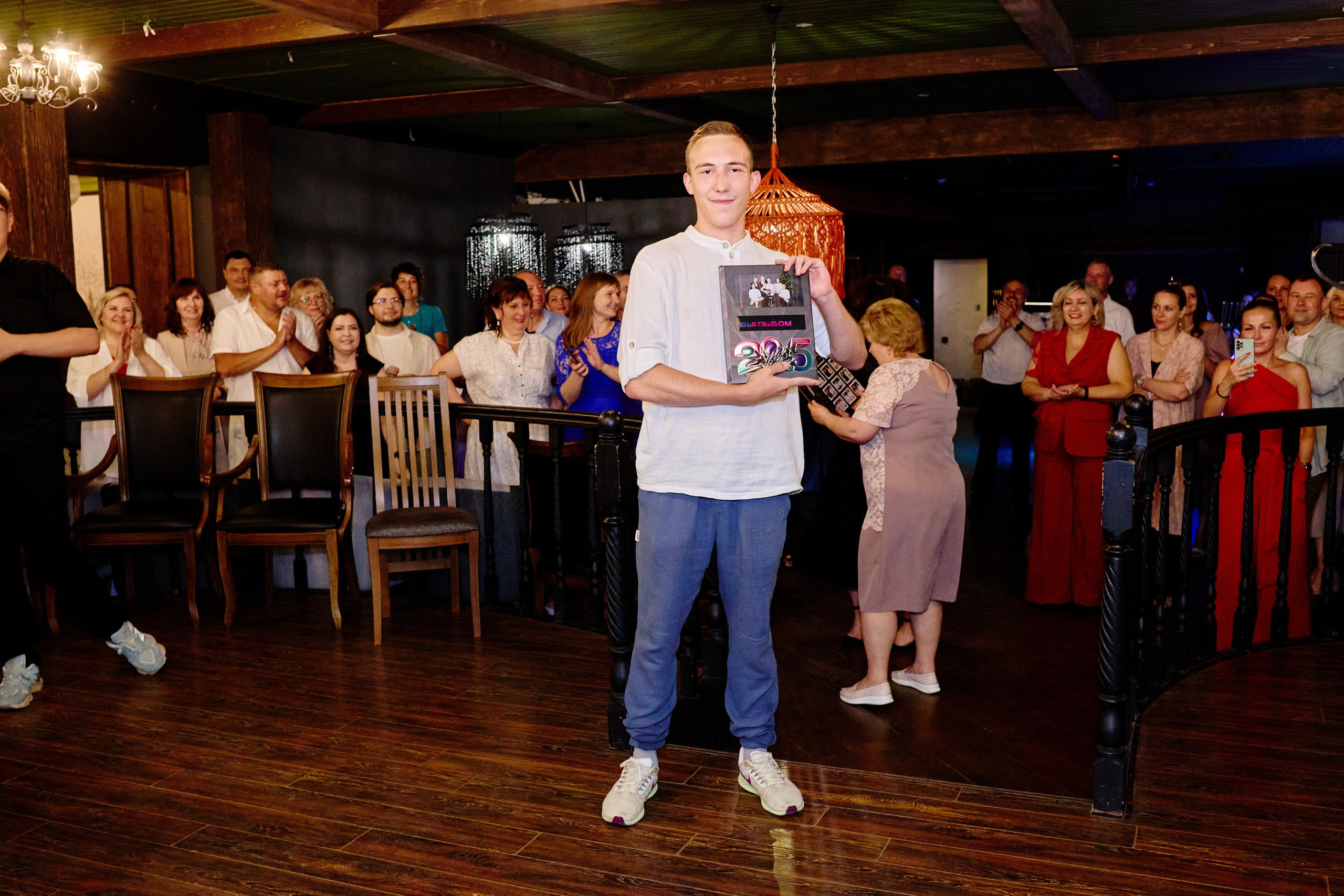 Выпускной 35 Сош. Фотограф Выпускные альбомы Таганрог Сергей Коробченко