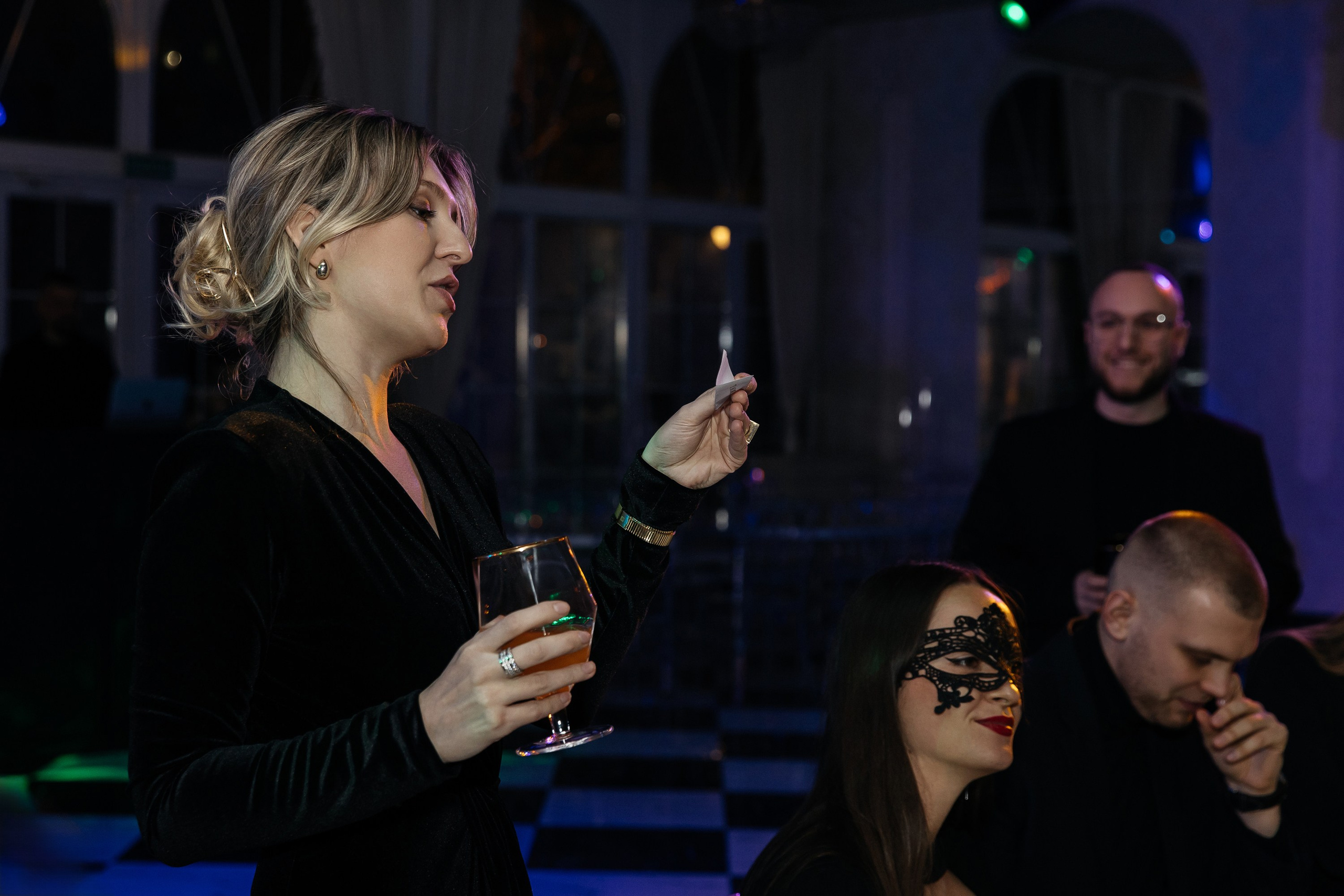 Камерный день рождения в ресторане «Bellagio». Свадебный и семейный фотограф Виолетта Сидельникова. Краснодар, Россия, Беларусь, Европа