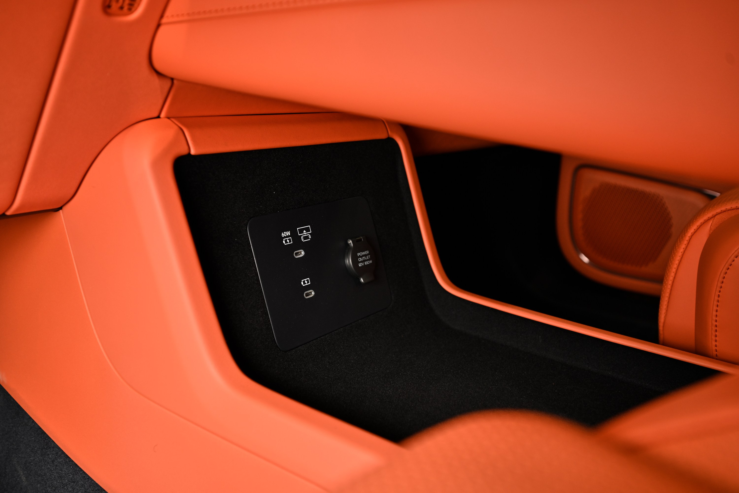 Автосалон Star Car. Автомобильный и интерьерный фотограф в Минске Александр Тагаев