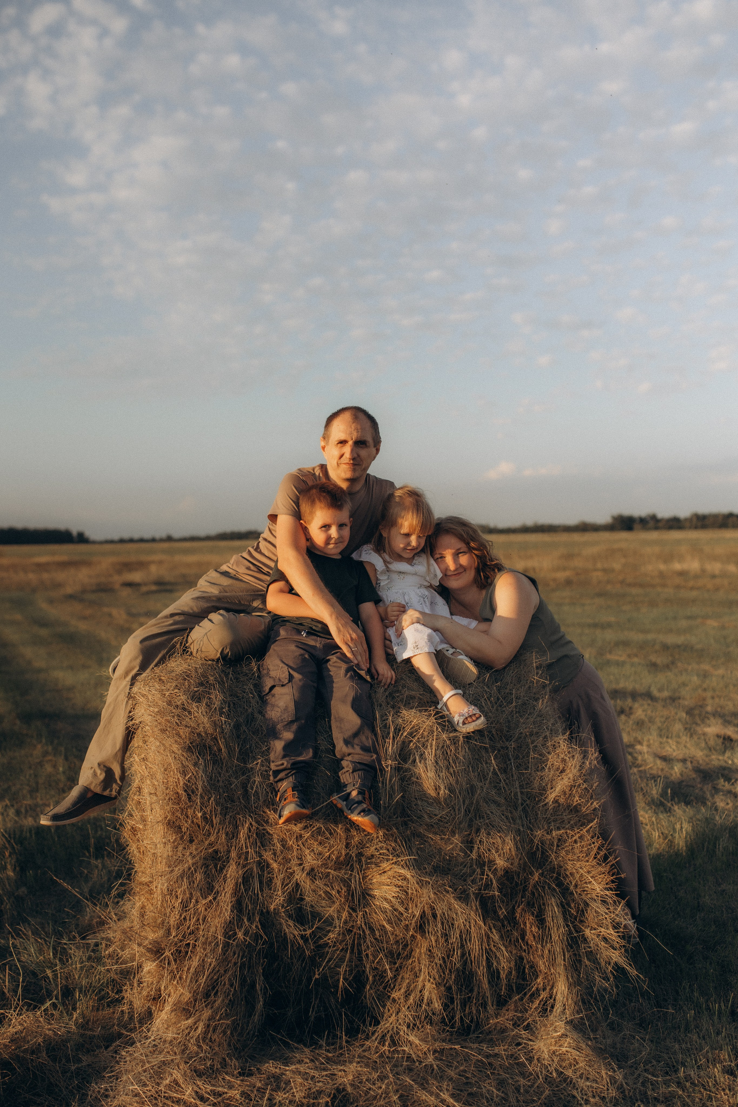 Летняя история в поле. Семейный фотограф lifestyle в Новосибирске Елена Шпилевая