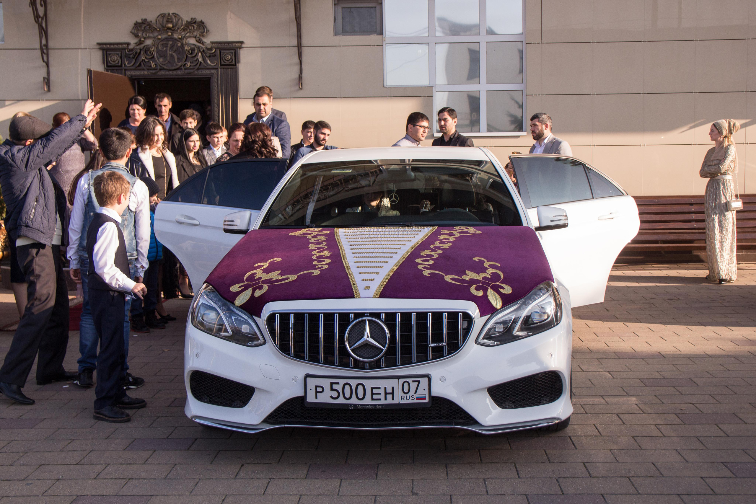 Нысашэ Марины. Школьный фотограф в г. Нальчик Галимат Абитова