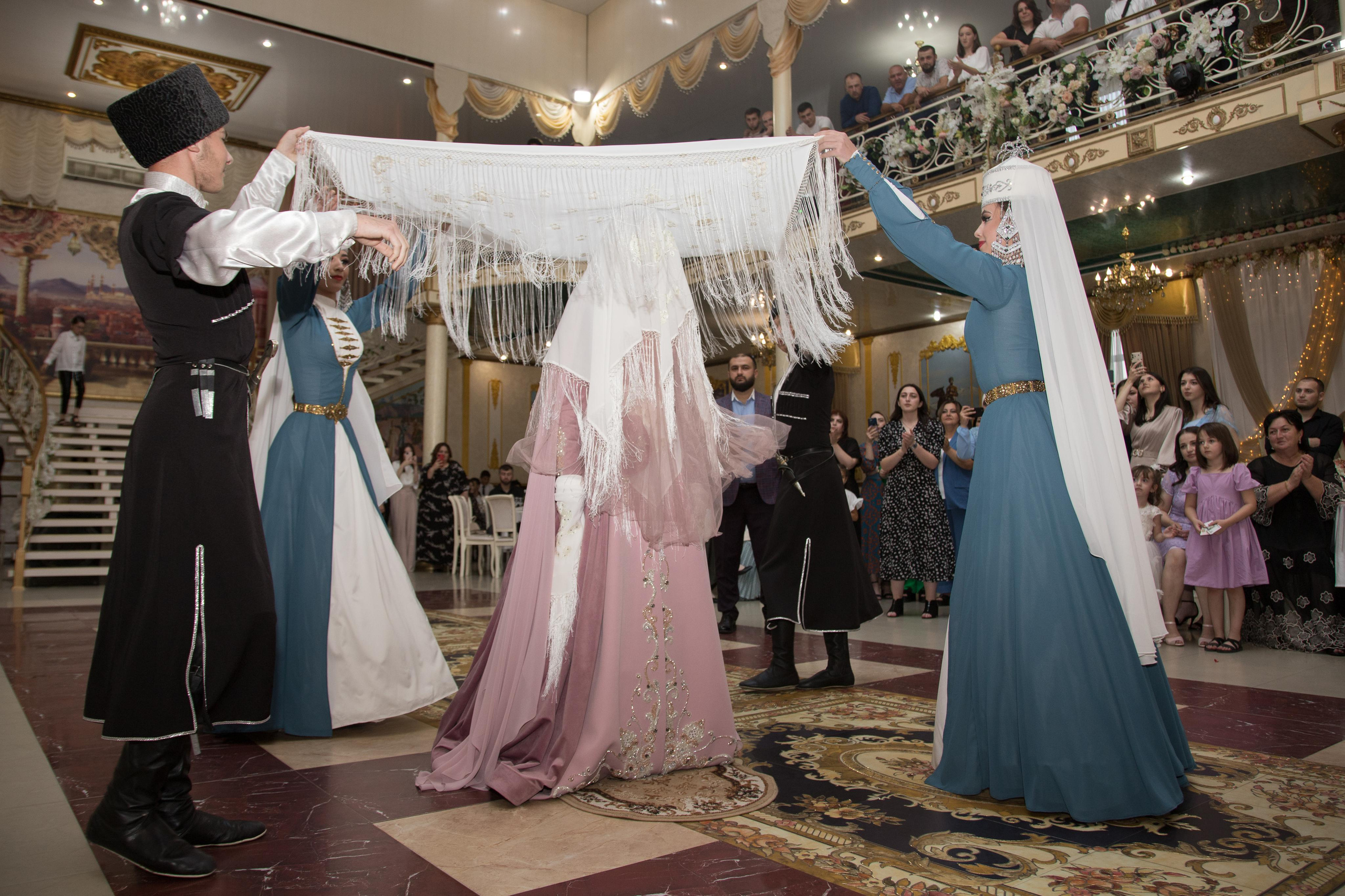 Таулан & Айсурат. Школьный фотограф в г. Нальчик Галимат Абитова